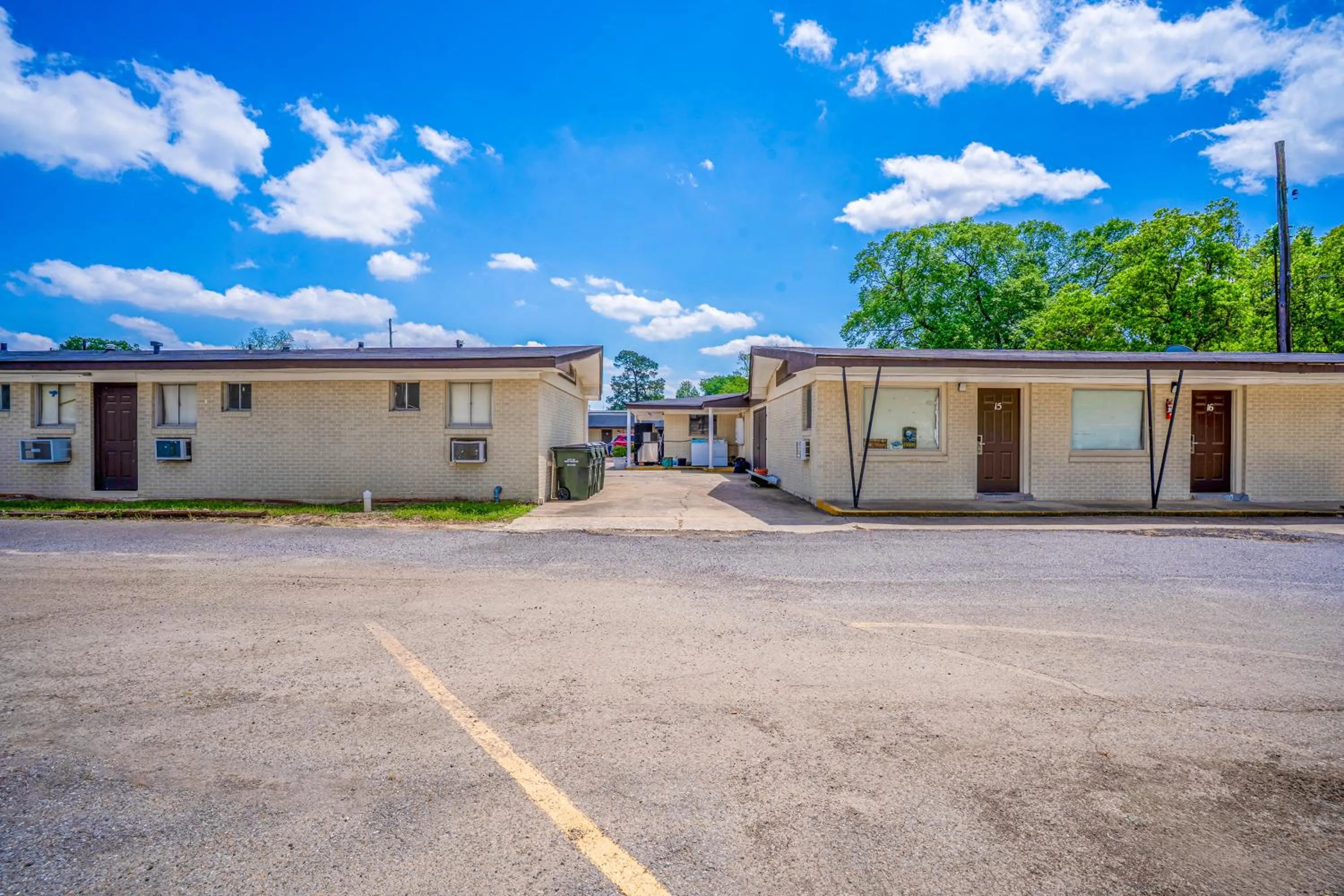 Property building in Cypress Inn Motel By OYO West Monroe I-20