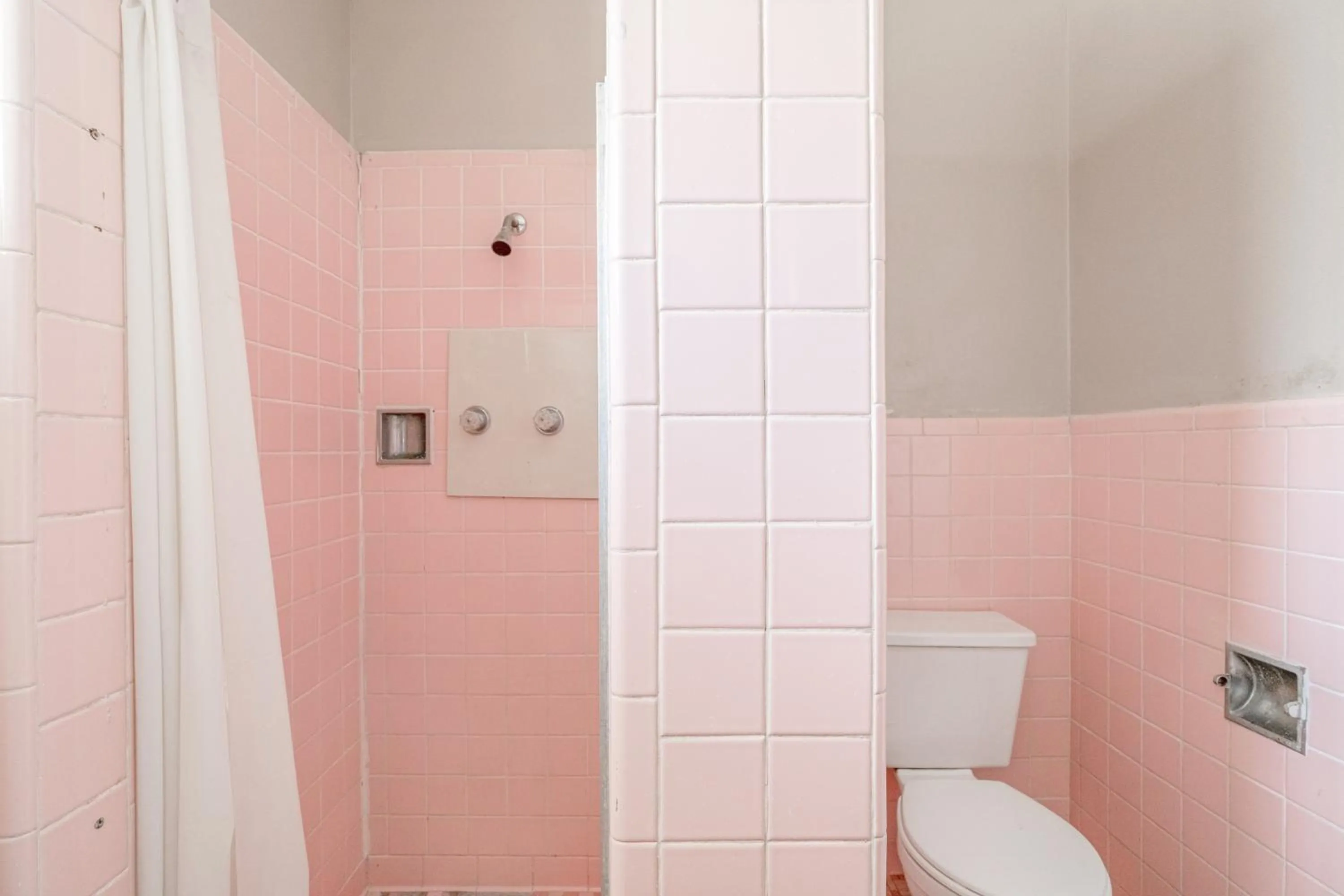 Bathroom in Cypress Inn Motel By OYO West Monroe I-20