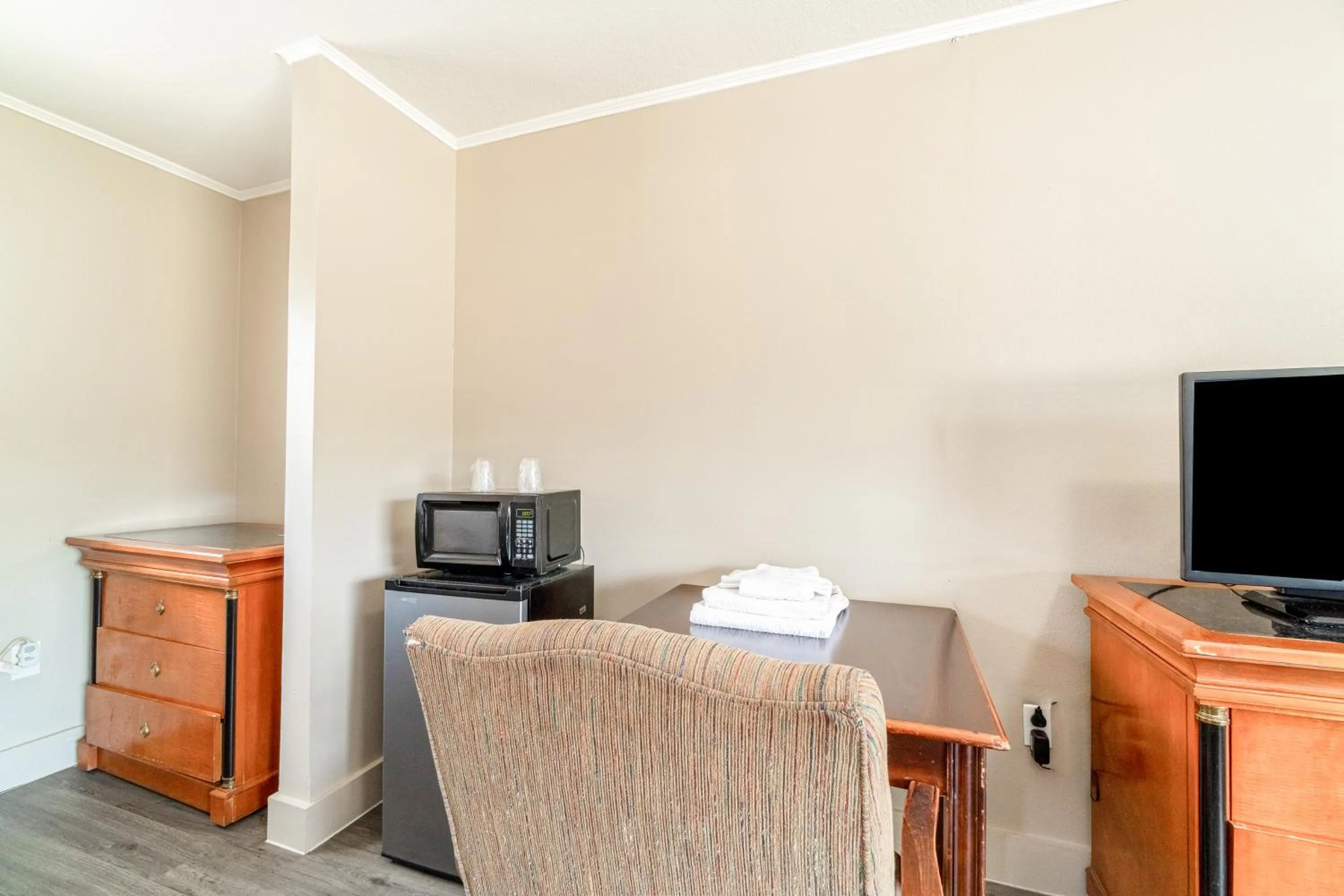 Bedroom in Cypress Inn Motel By OYO West Monroe I-20