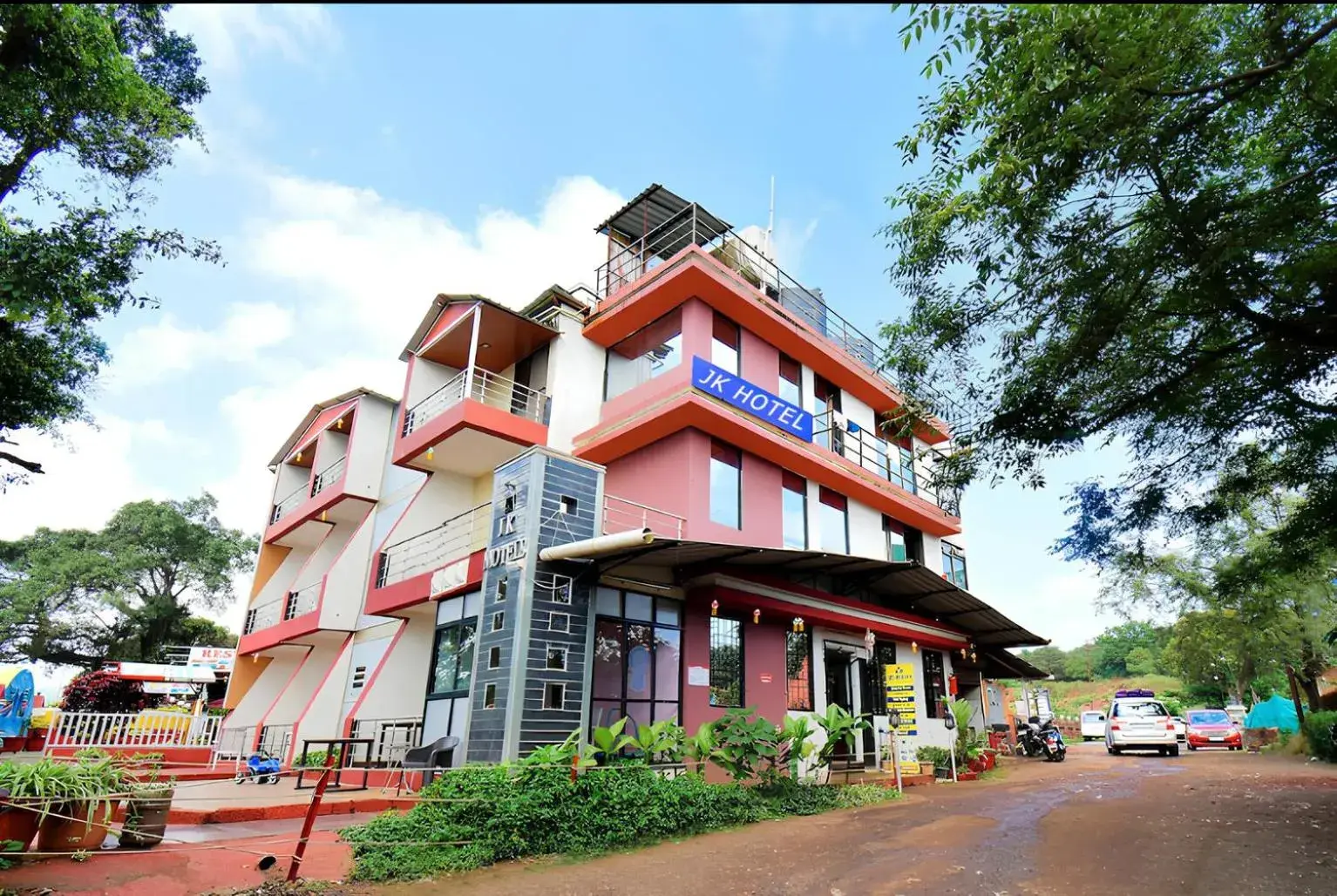 Property building in JK Hotels & Spa, Mahabaleshwar Property building in JK Hotels & Spa, Mahabaleshwar