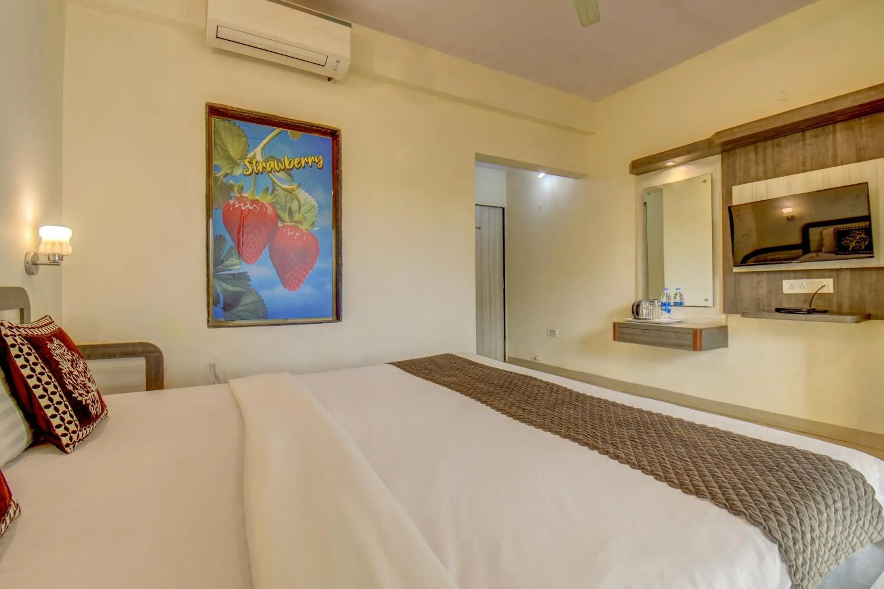 Bed in JK Hotels & Spa, Mahabaleshwar Bed in JK Hotels & Spa, Mahabaleshwar