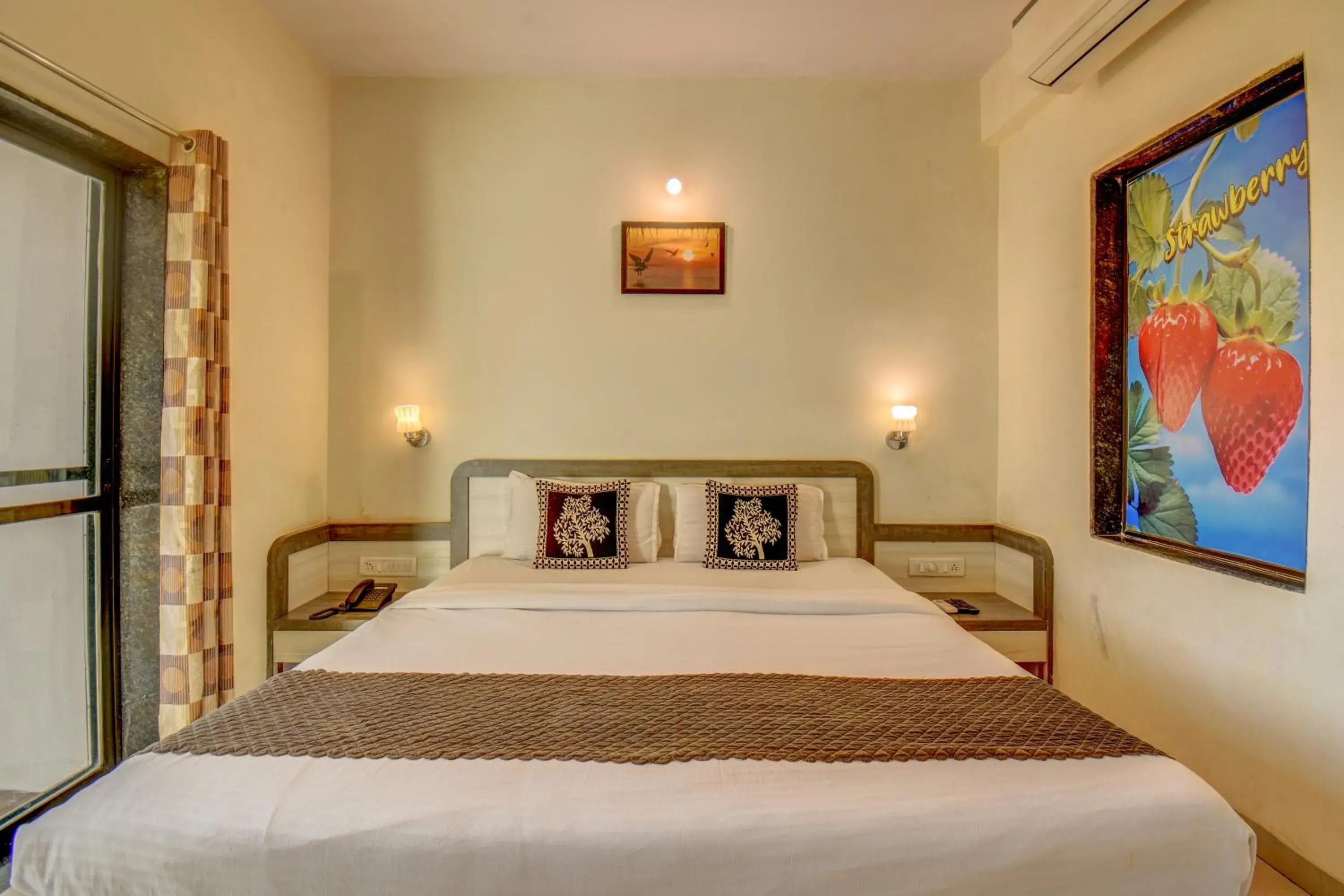 Bed in JK Hotels & Spa, Mahabaleshwar Bed in JK Hotels & Spa, Mahabaleshwar