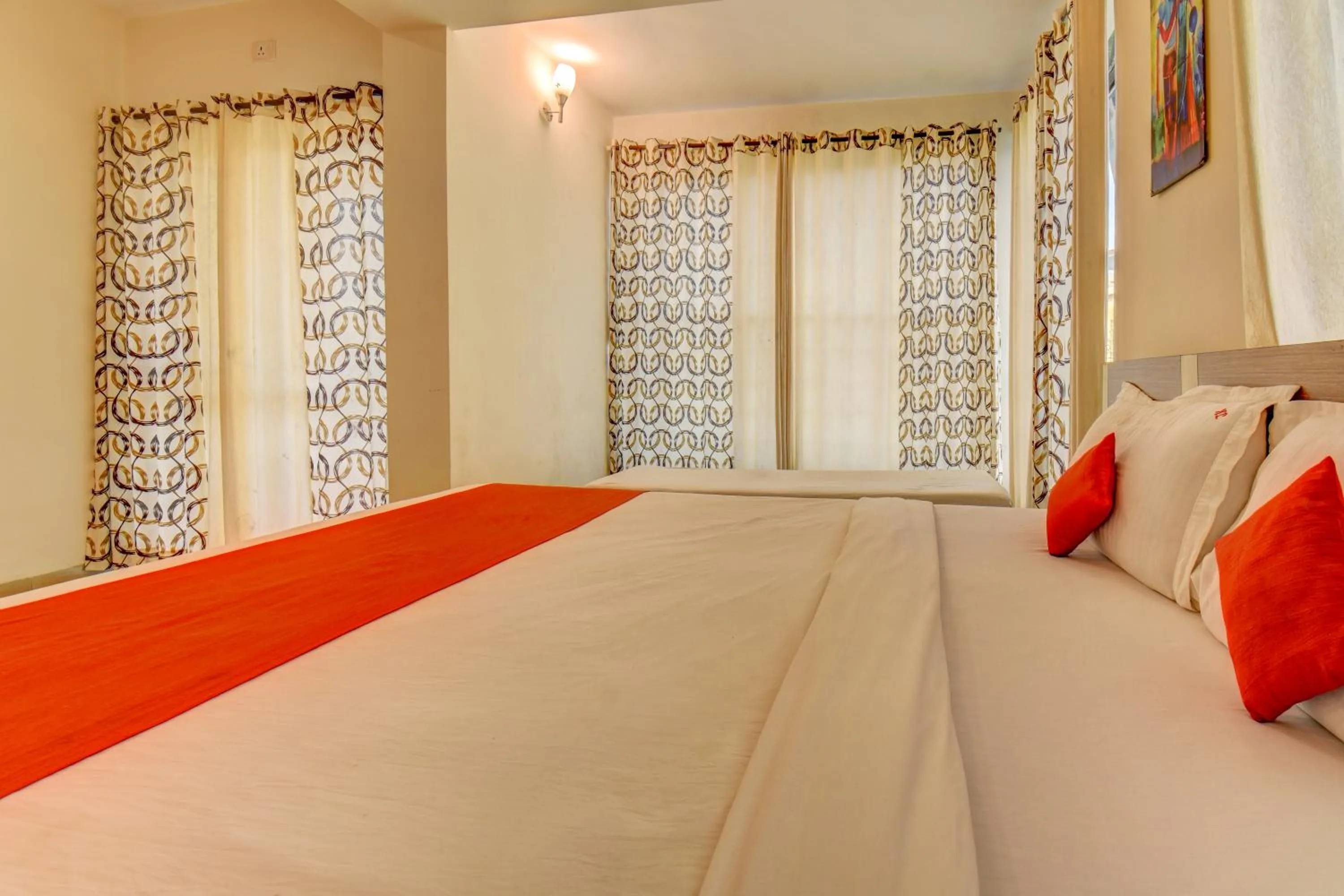 Bed in JK Hotels & Spa, Mahabaleshwar