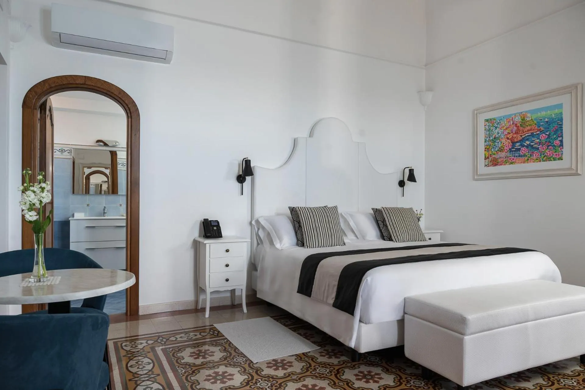 Photo of the whole room, Bed in Hotel Eden Roc