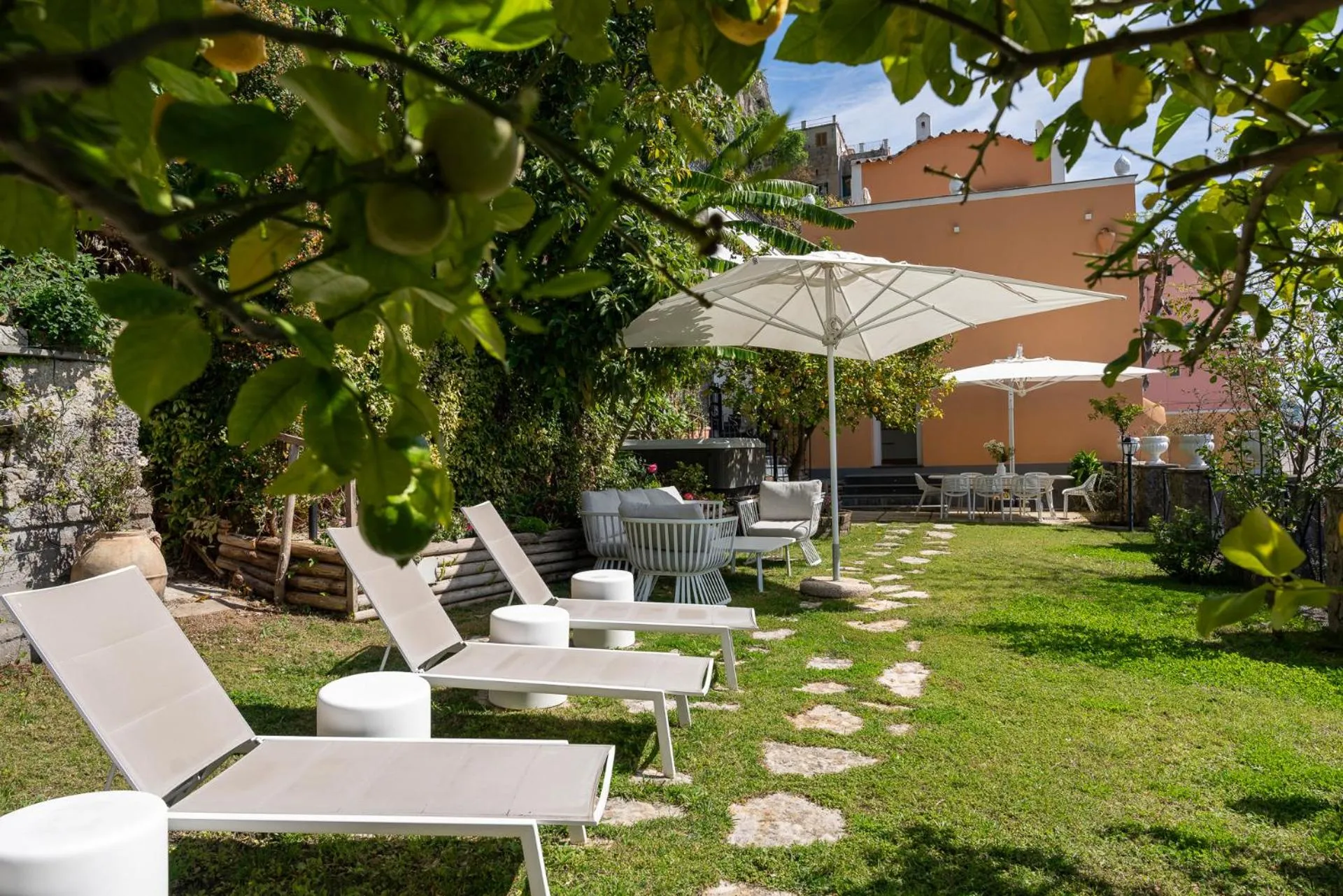 Patio in Hotel Eden Roc