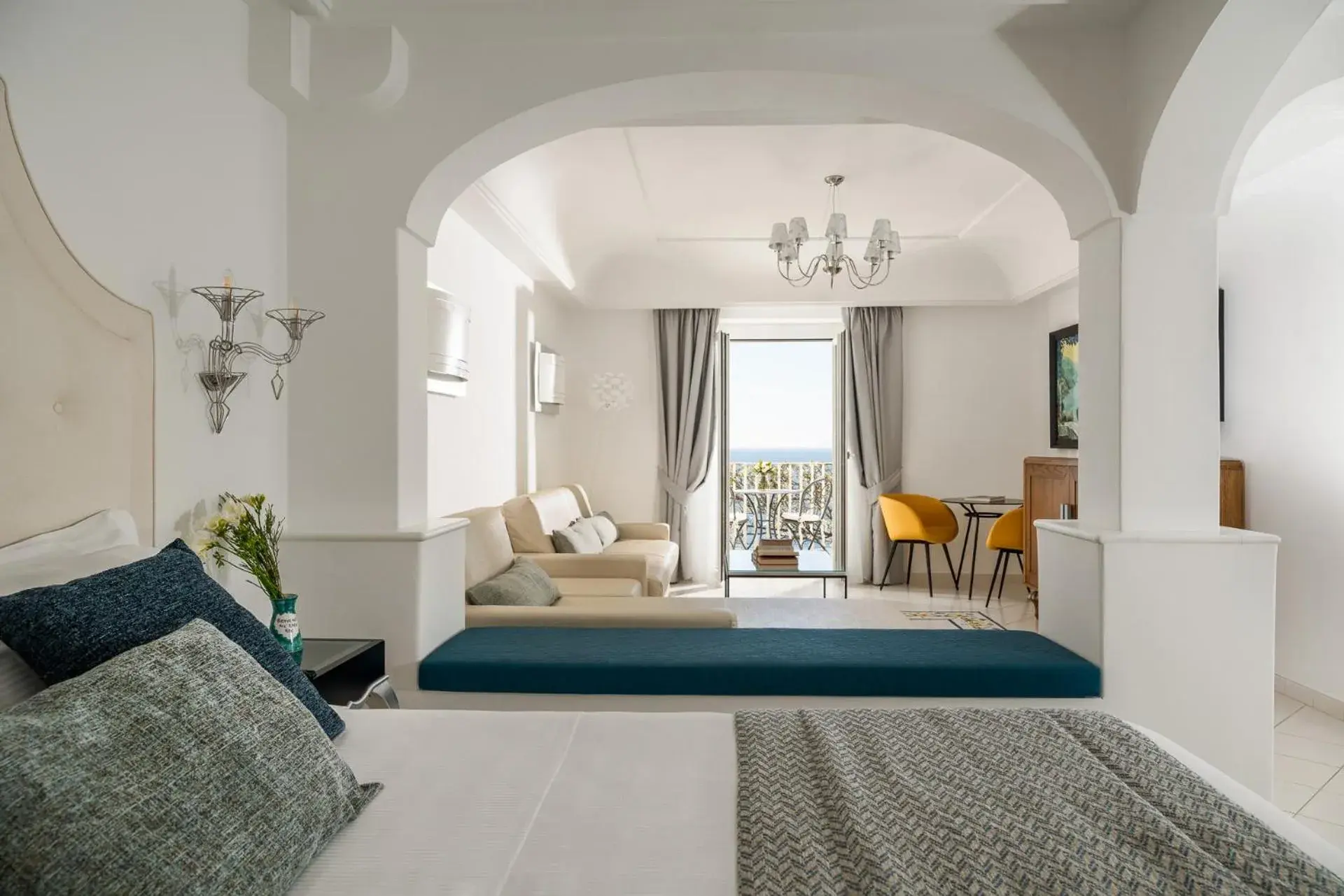 Living room, Bed in Hotel Eden Roc Living room, Bed in Hotel Eden Roc