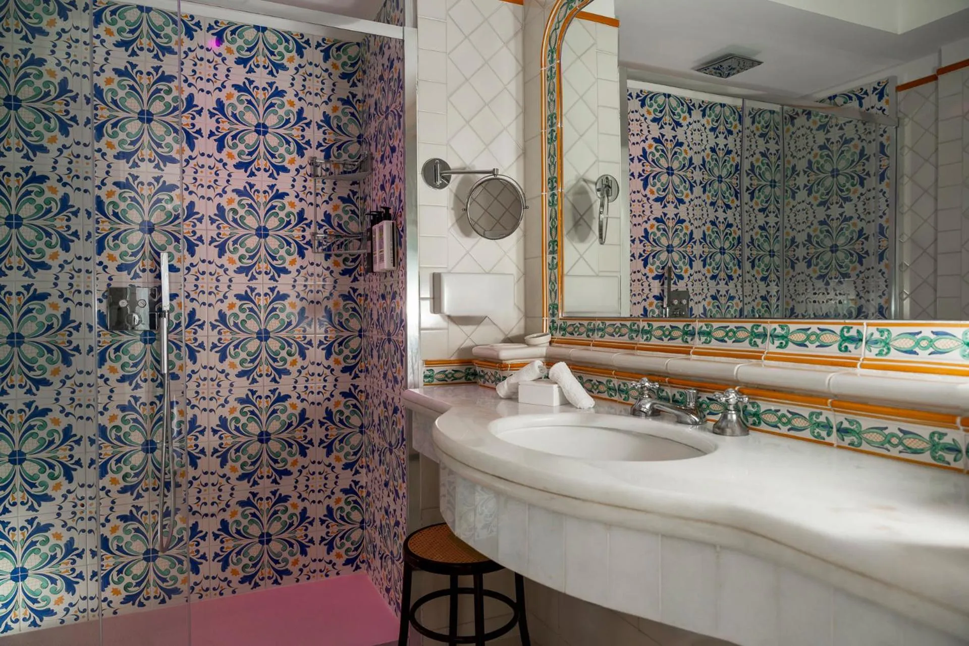 Shower in Hotel Eden Roc