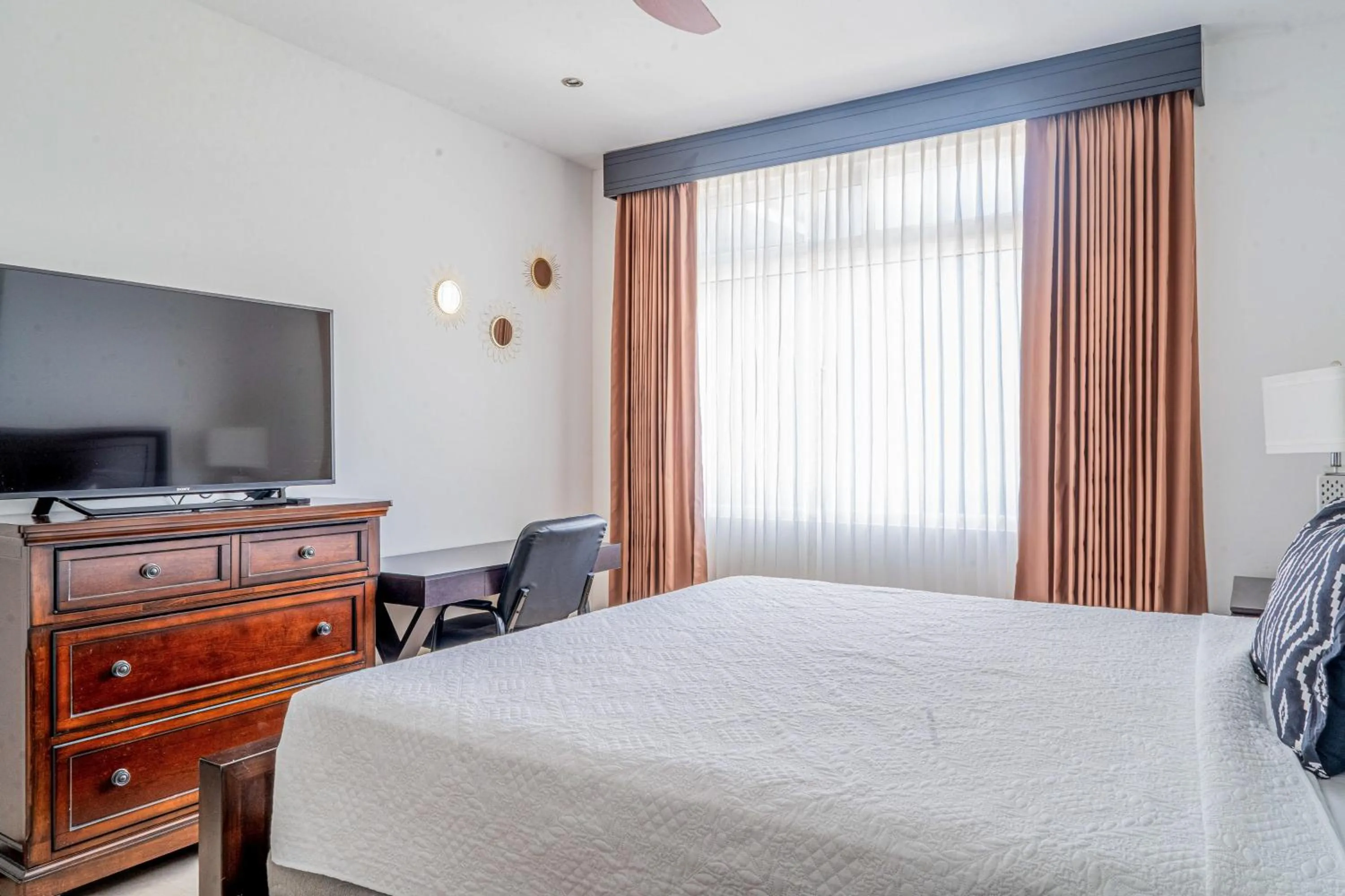 Bed in Breakwater Point 603