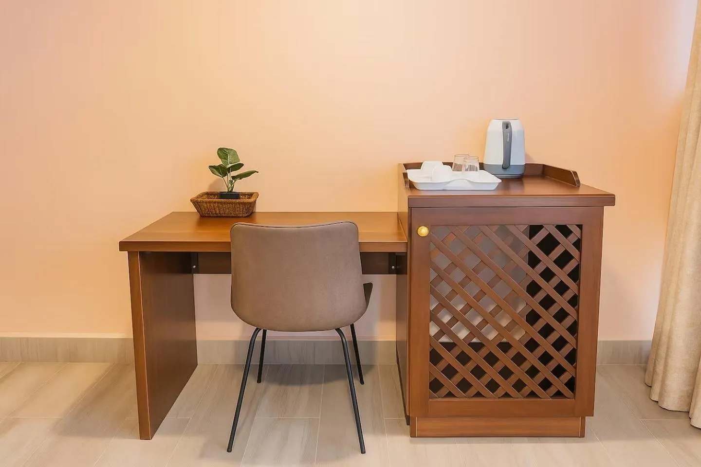 hair dresser in Karen Plains Hotel Nairobi