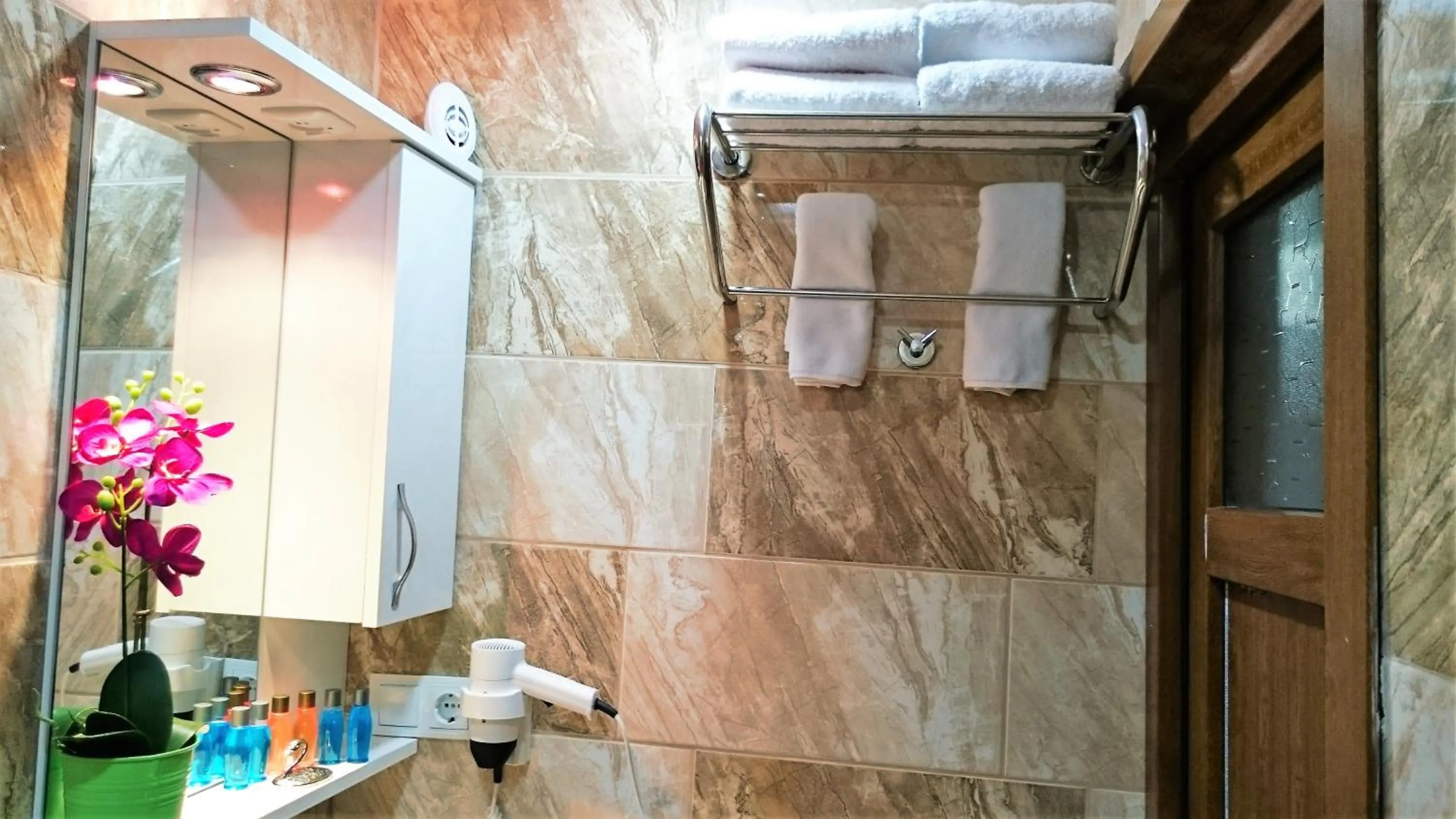 Shower in Grafen Hotel