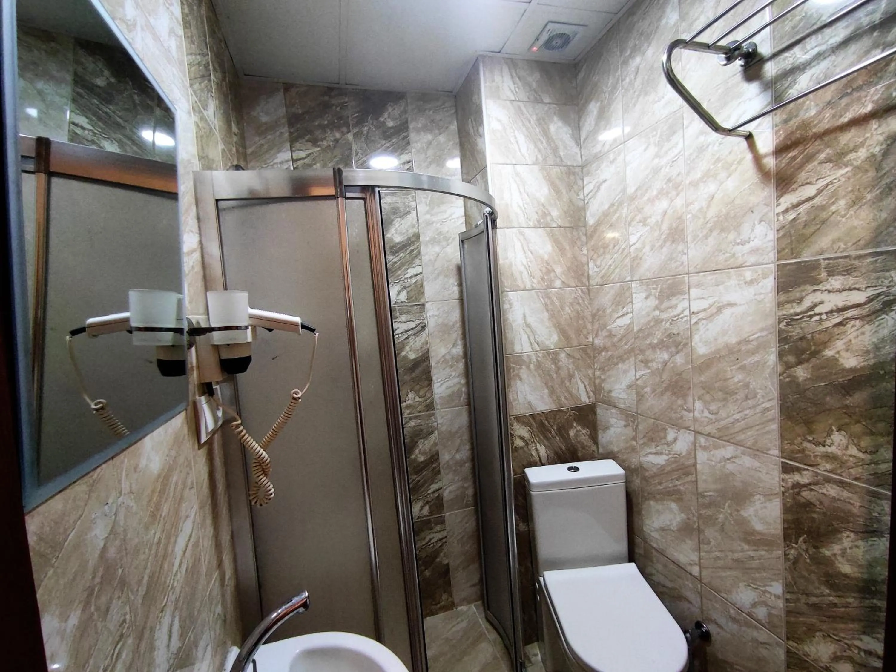 Shower in Grafen Hotel