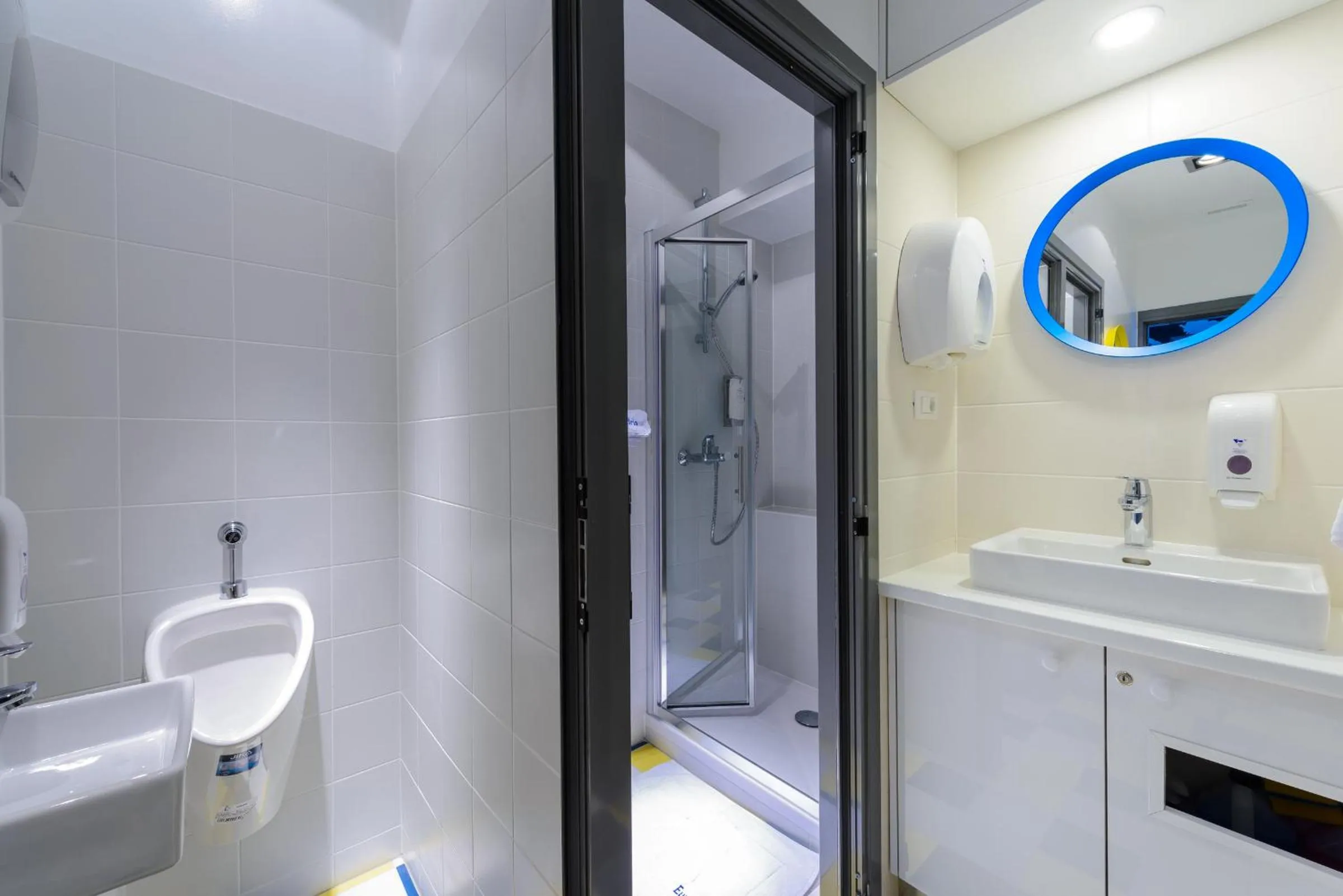 Shower in Hostel Sea Breeze