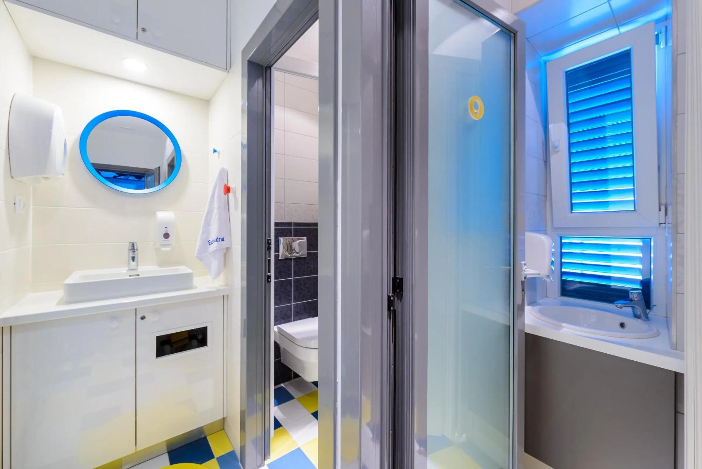 Shower in Hostel Sea Breeze