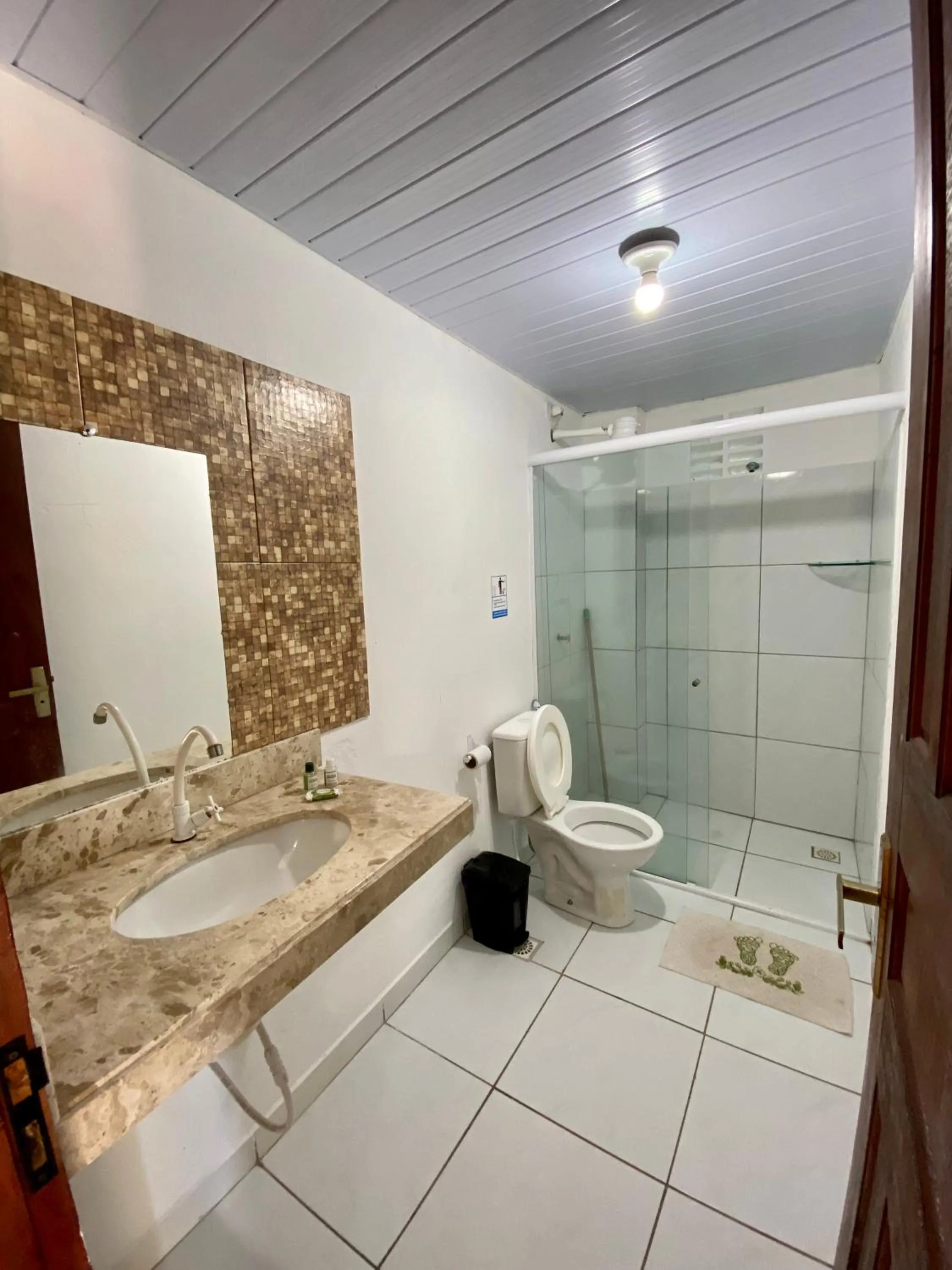 Bathroom in Pousada Estrela do Norte