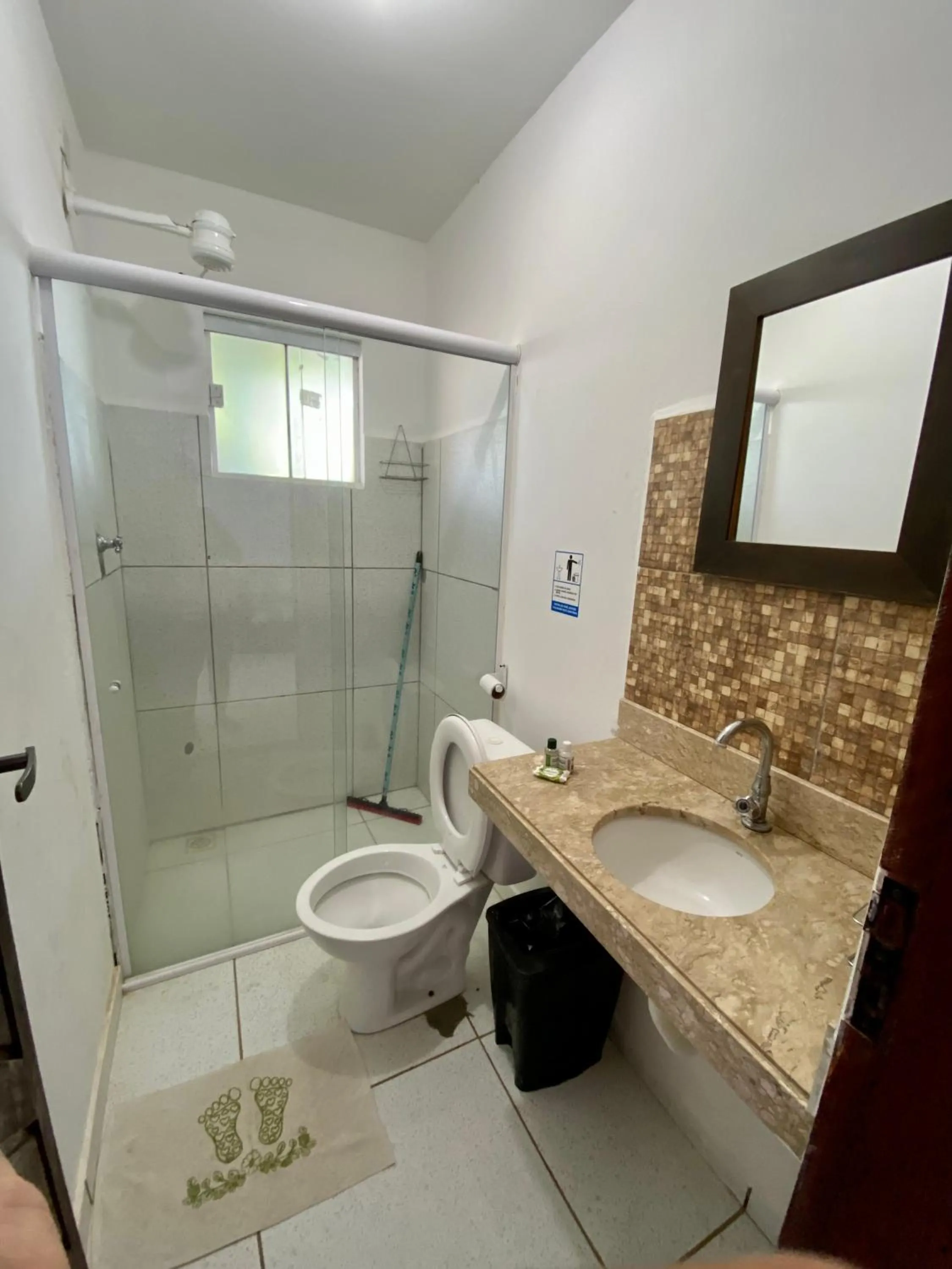 Toilet in Pousada Estrela do Norte