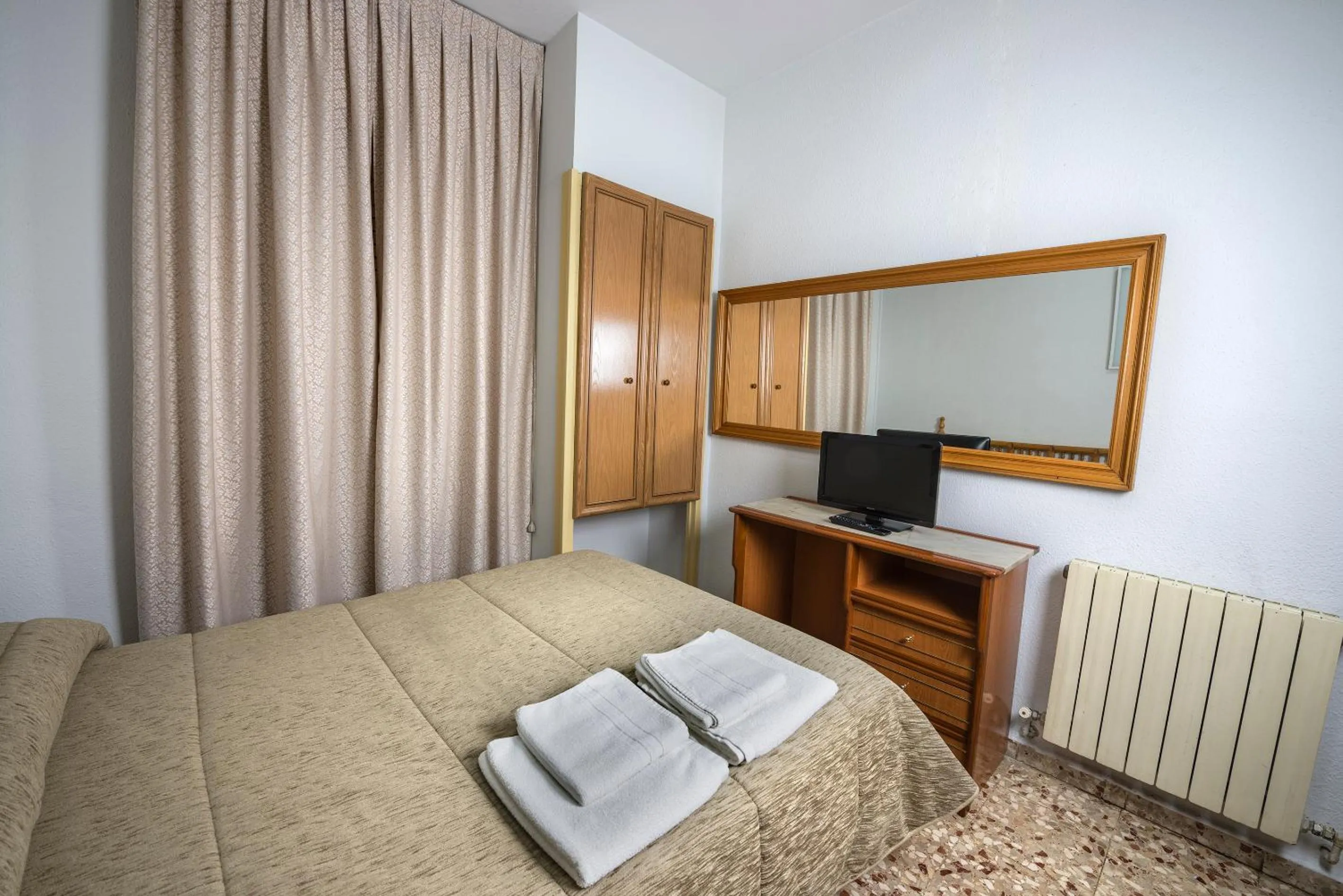 Bedroom, Bed in Hostal Santa Barbara