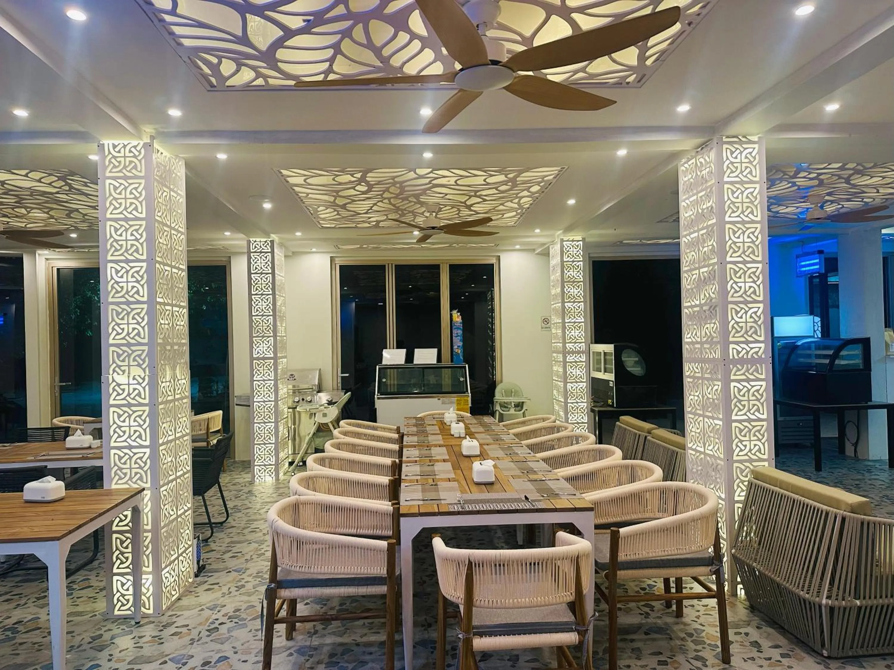 Restaurant/places to eat in Avyanna Gulhi Beach Hotel