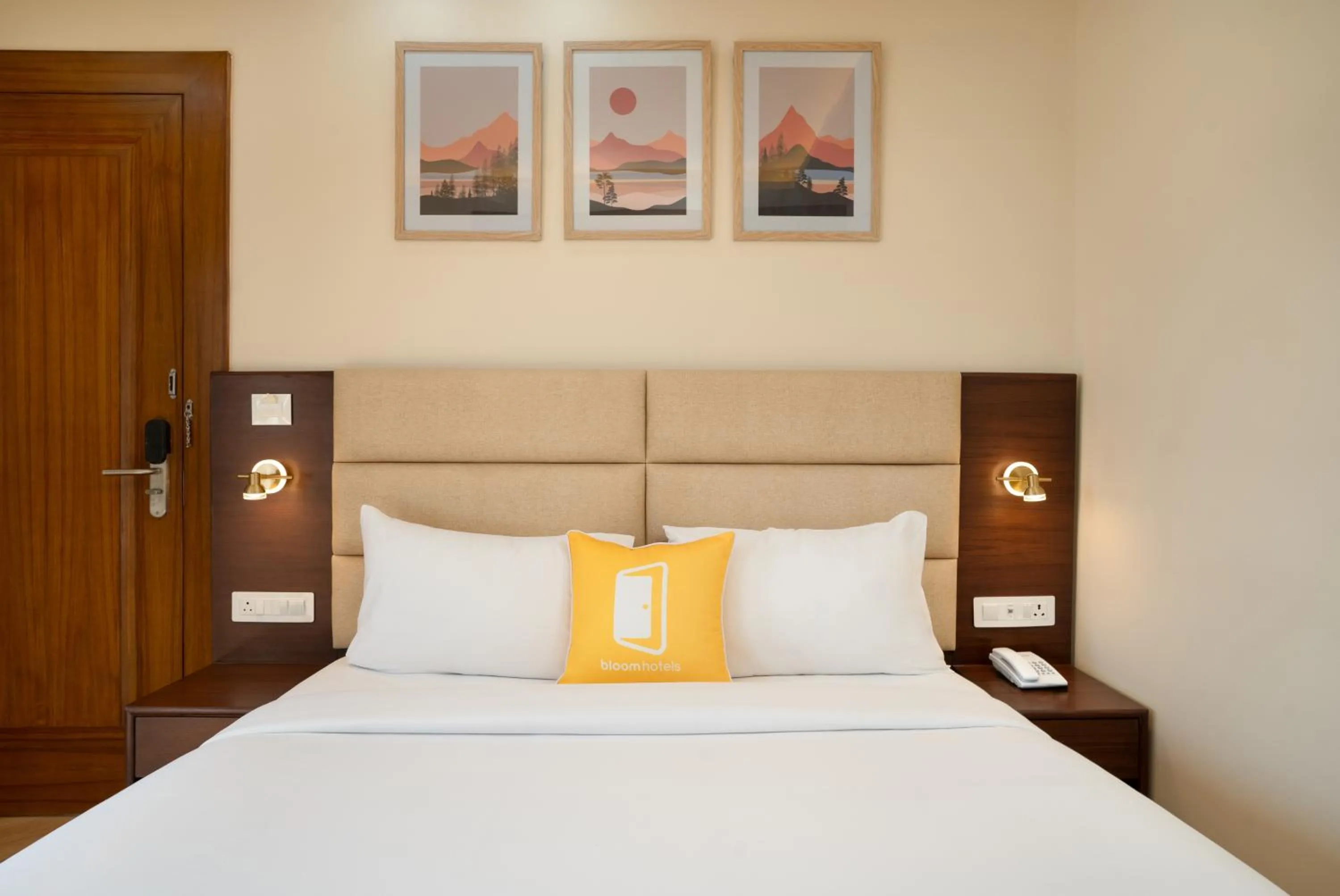 Photo of the whole room, Bed in Bloom Boutique l Sector 45 Gurugram