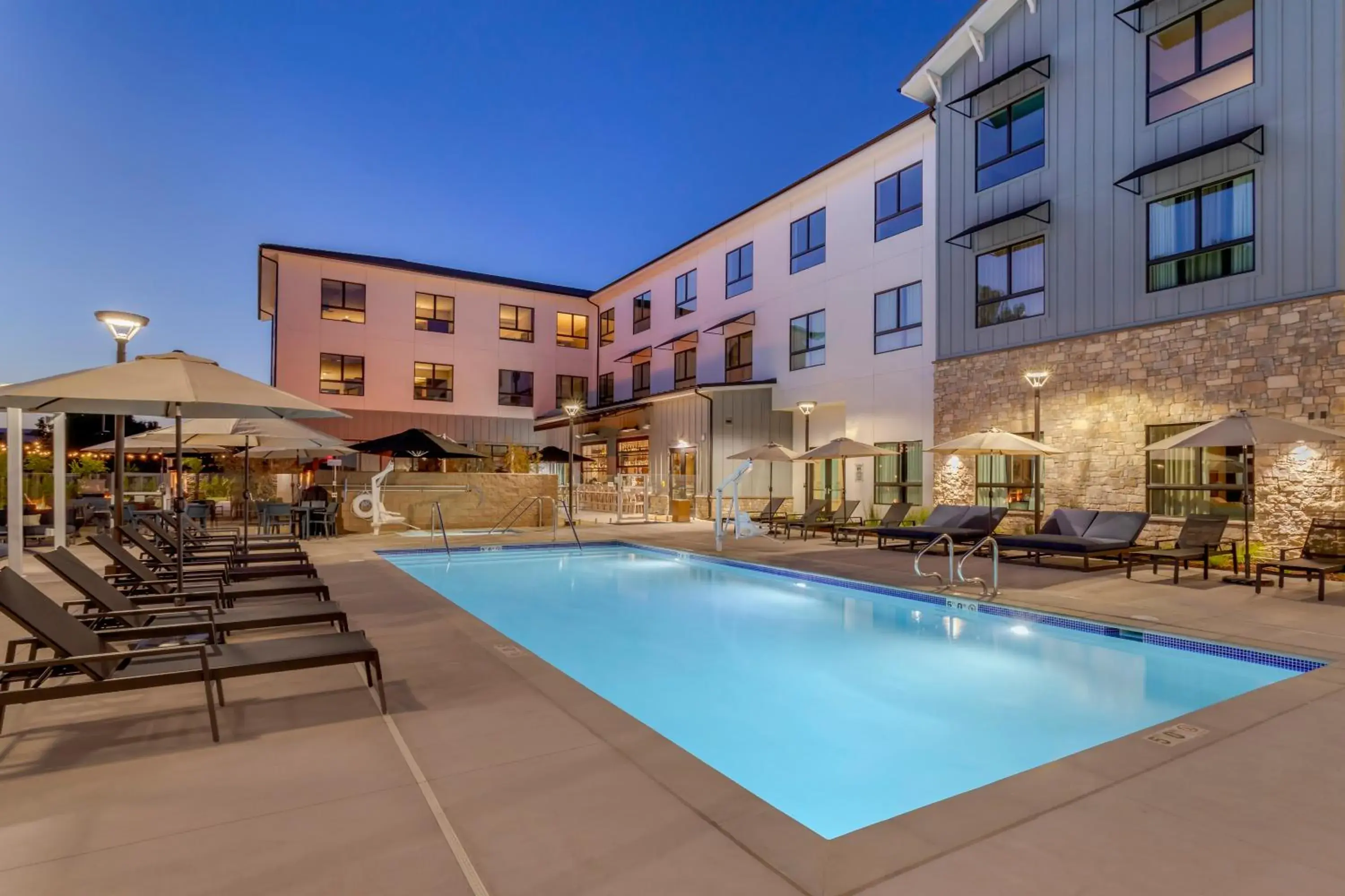 Swimming pool in Cambria Hotel Templeton - Paso Robles Swimming pool in Cambria Hotel Templeton - Paso Robles