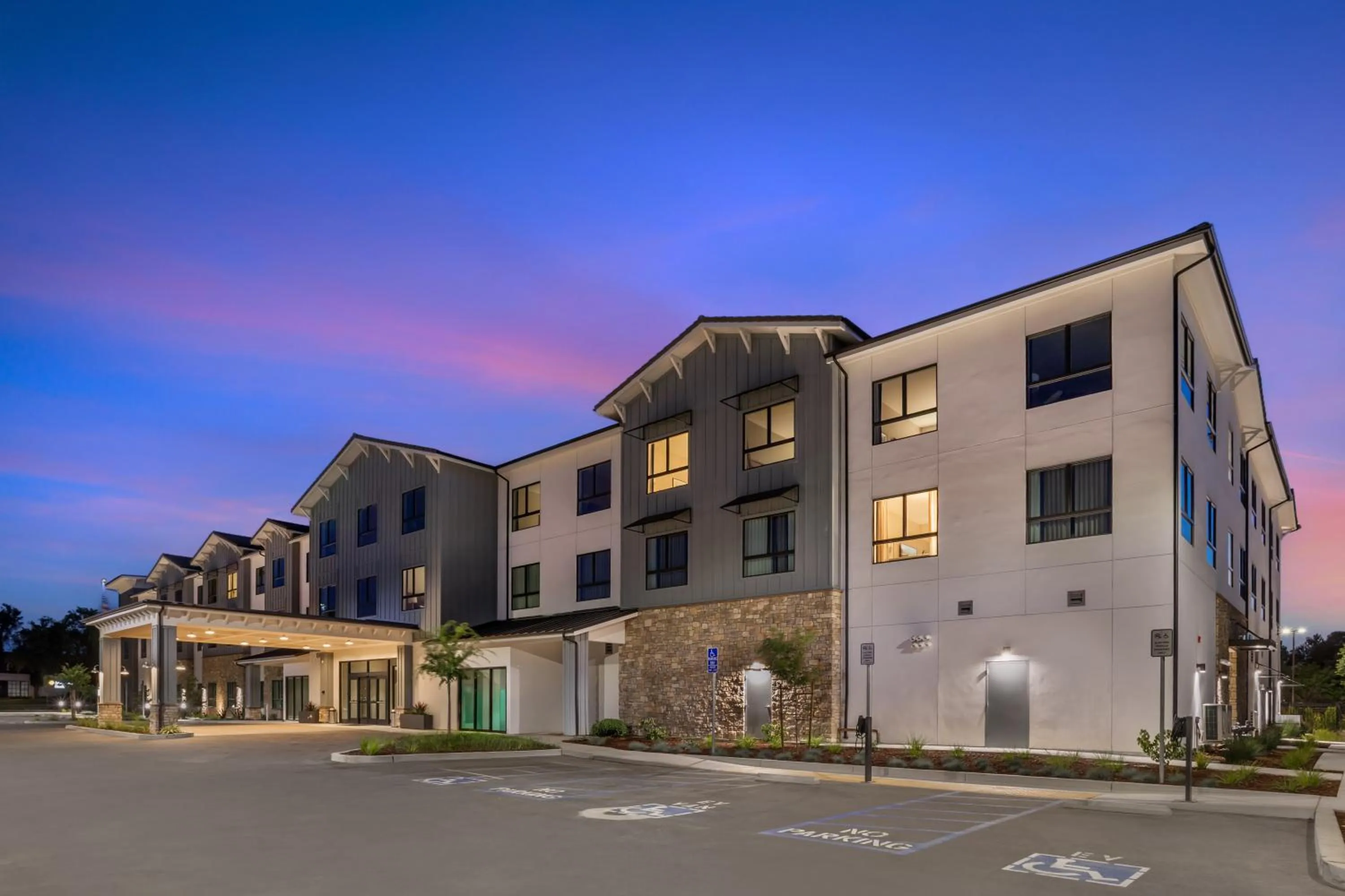 Property building in Cambria Hotel Templeton - Paso Robles