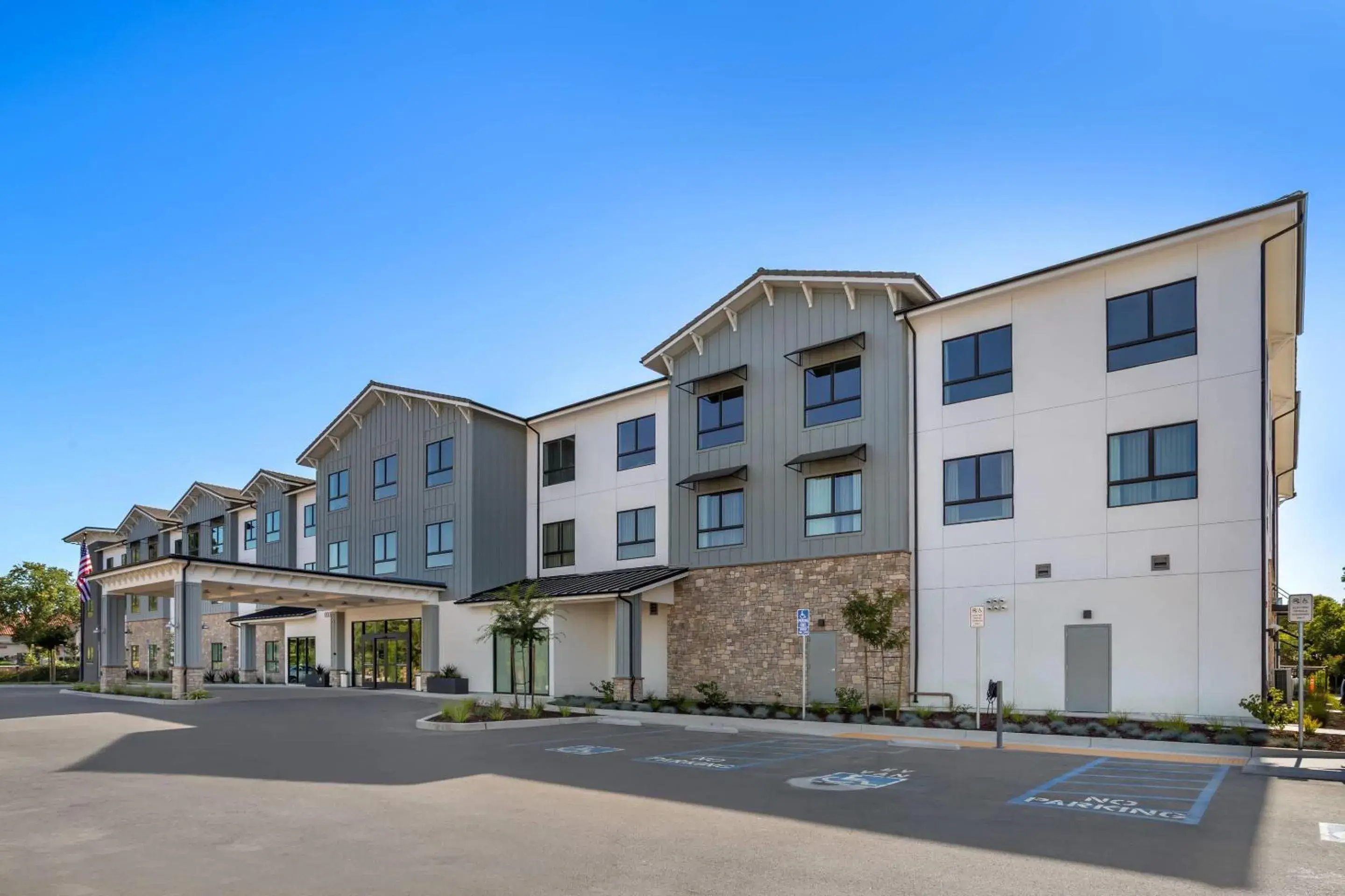 Property building in Cambria Hotel Templeton - Paso Robles Property building in Cambria Hotel Templeton - Paso Robles