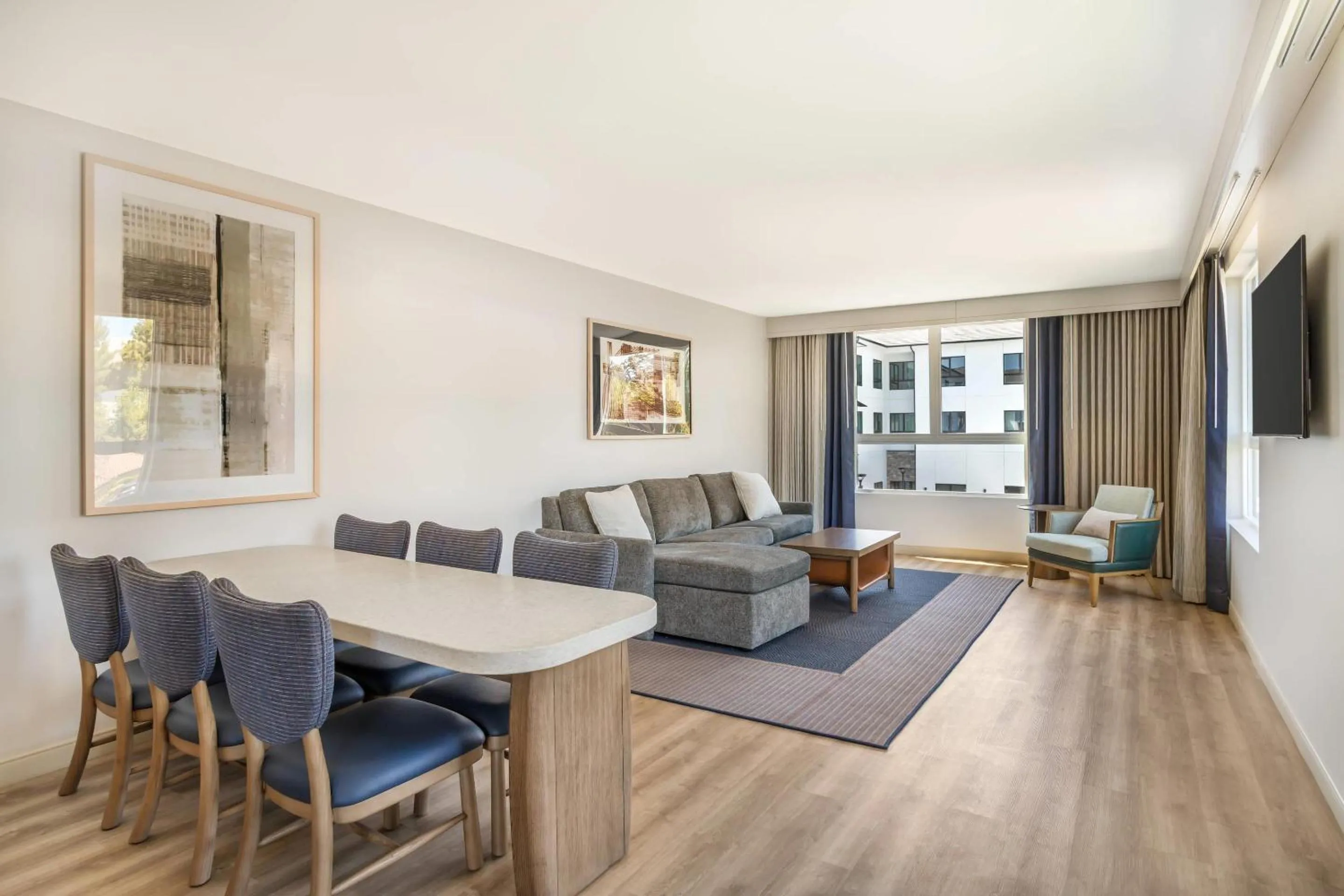 Bedroom in Cambria Hotel Templeton - Paso Robles