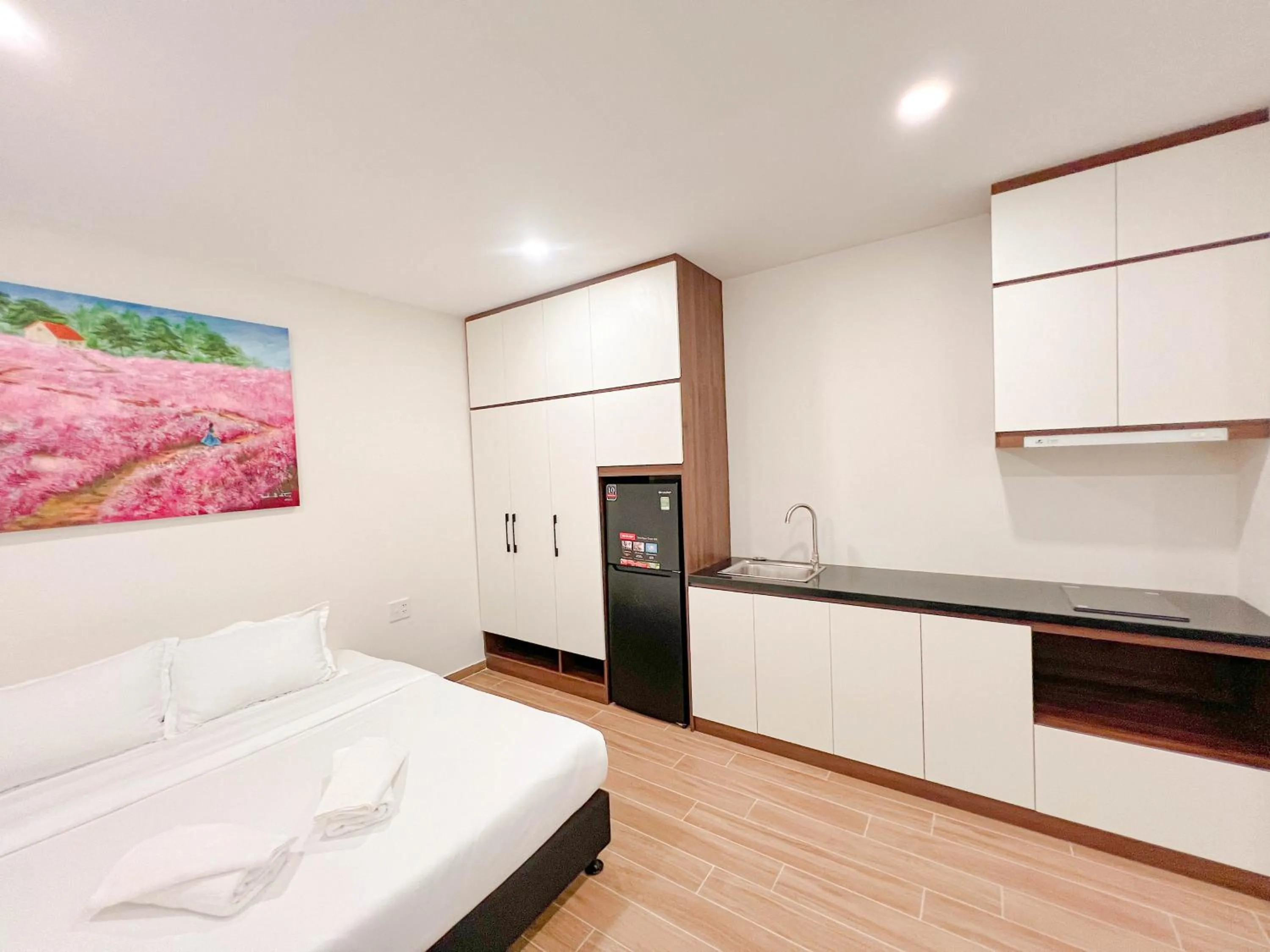 kitchen, Bed in Heyday apartment
