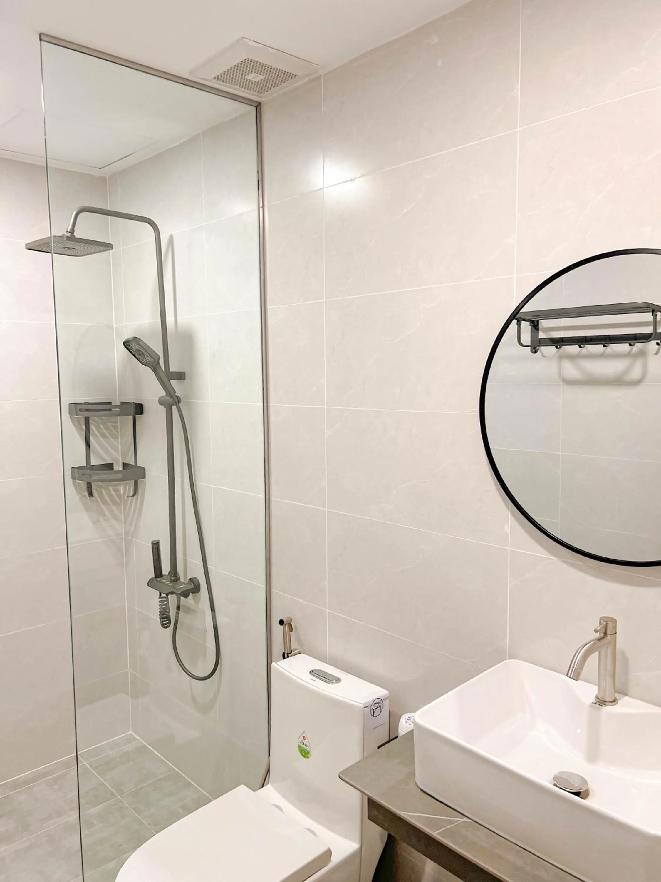Shower in Heyday apartment