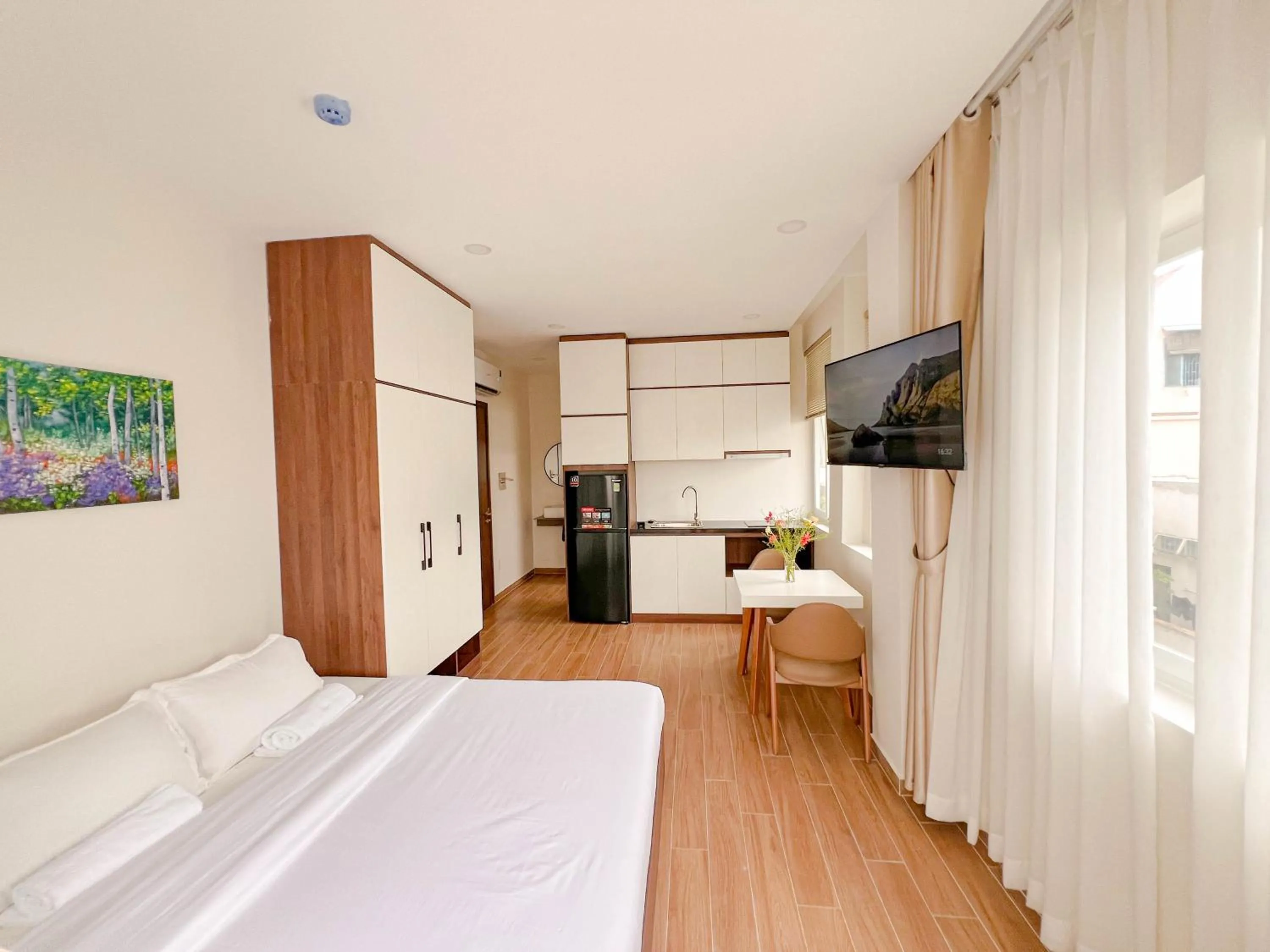 Photo of the whole room, Bed in Heyday apartment