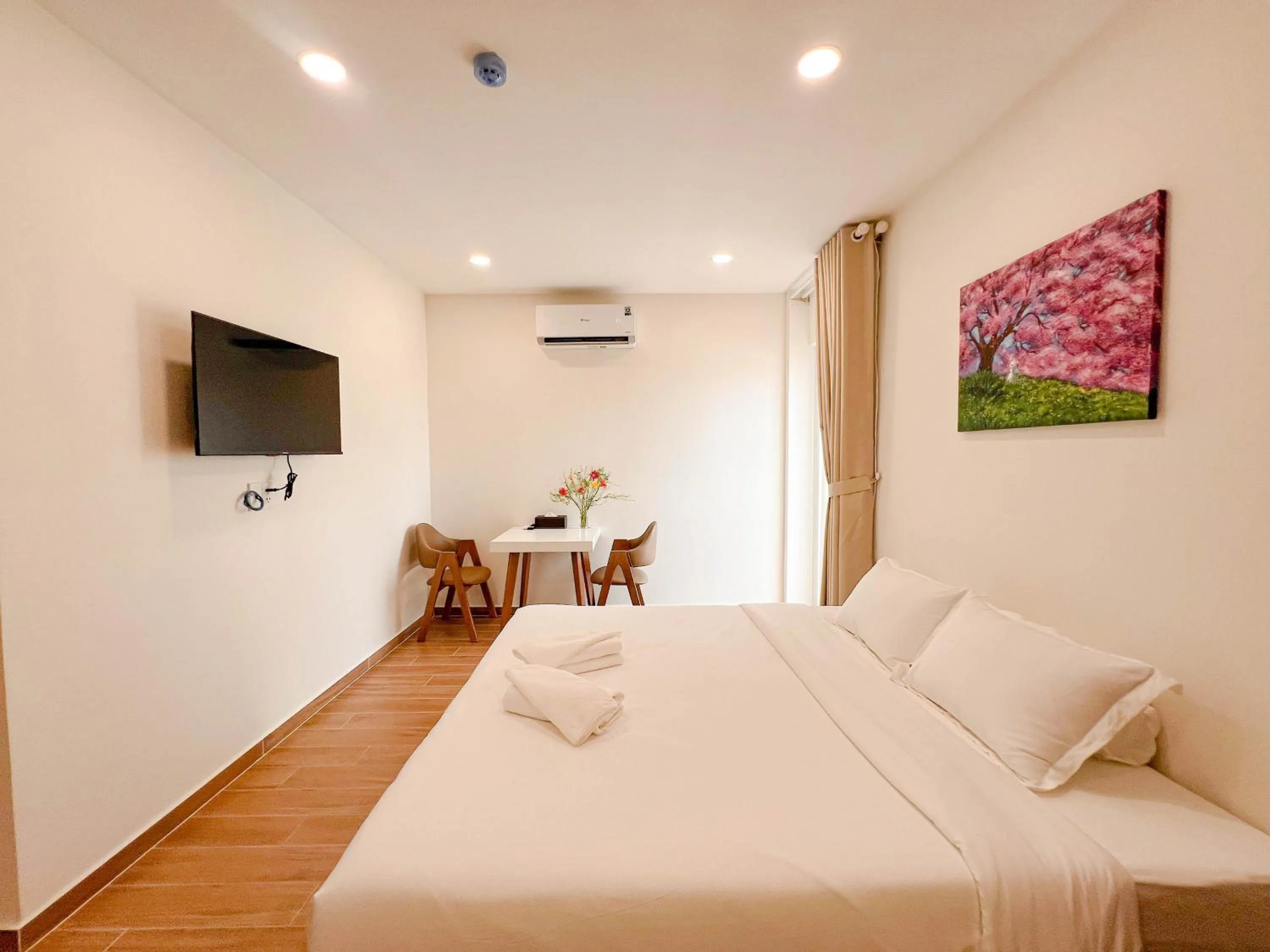 Photo of the whole room, Bed in Heyday apartment