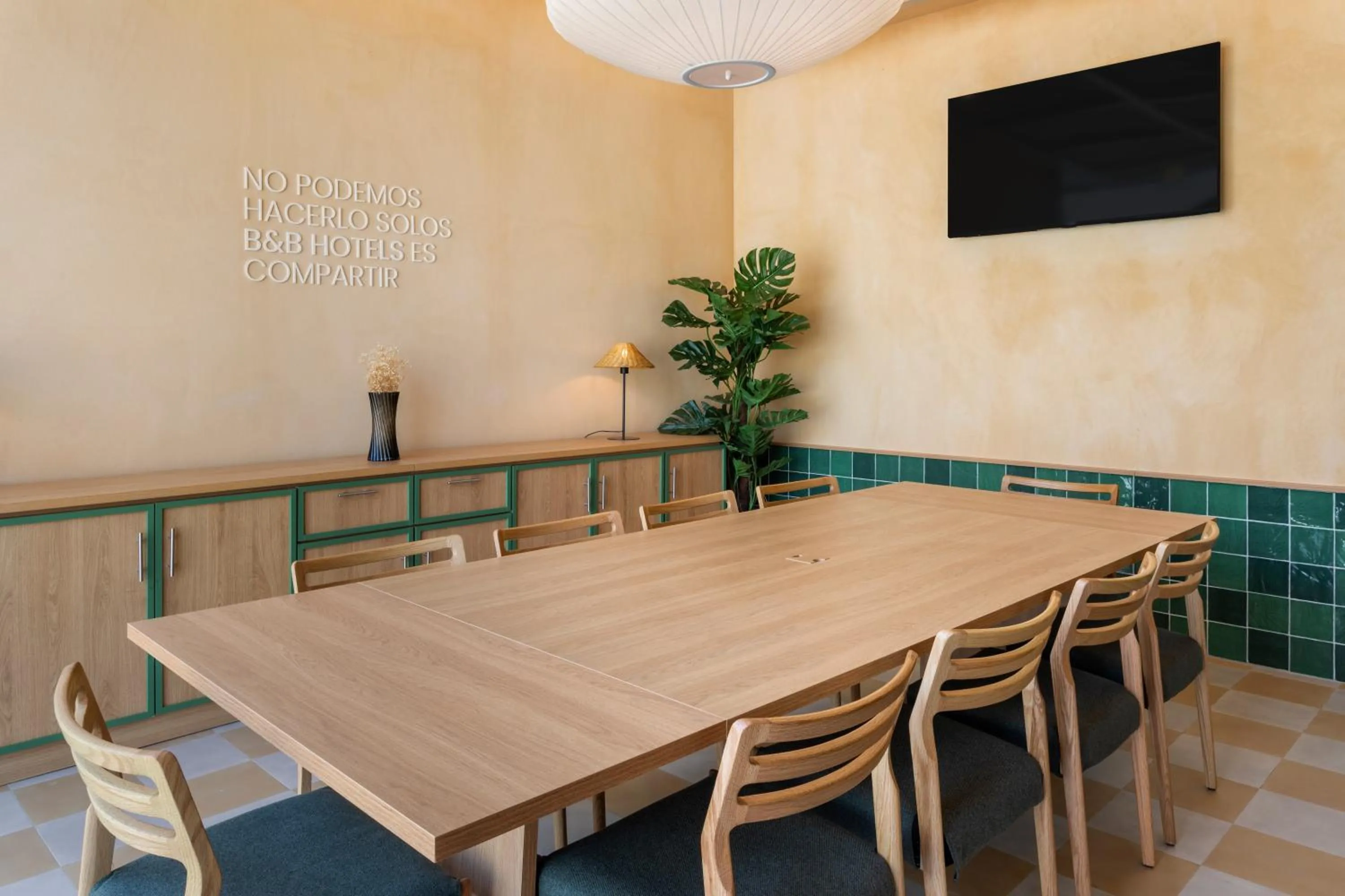 B&B HOTEL Sevilla Bormujos