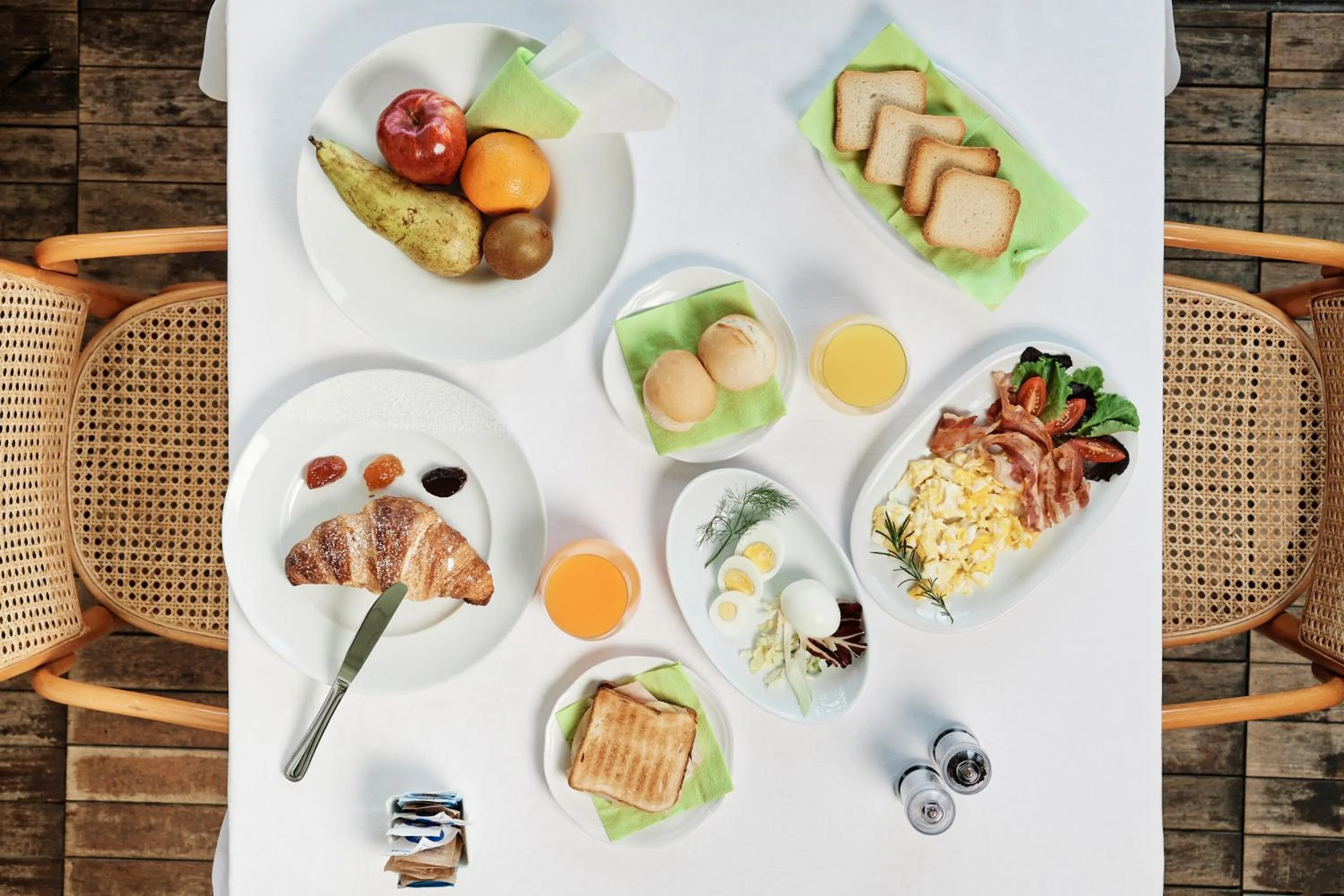 Breakfast in Hotel Della Baia