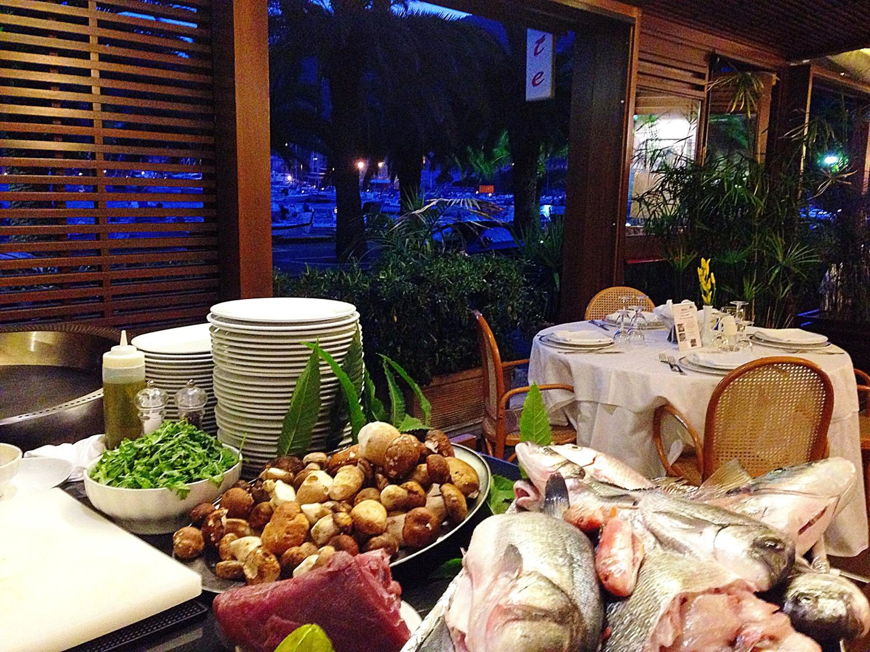 Restaurant/places to eat in Hotel Della Baia