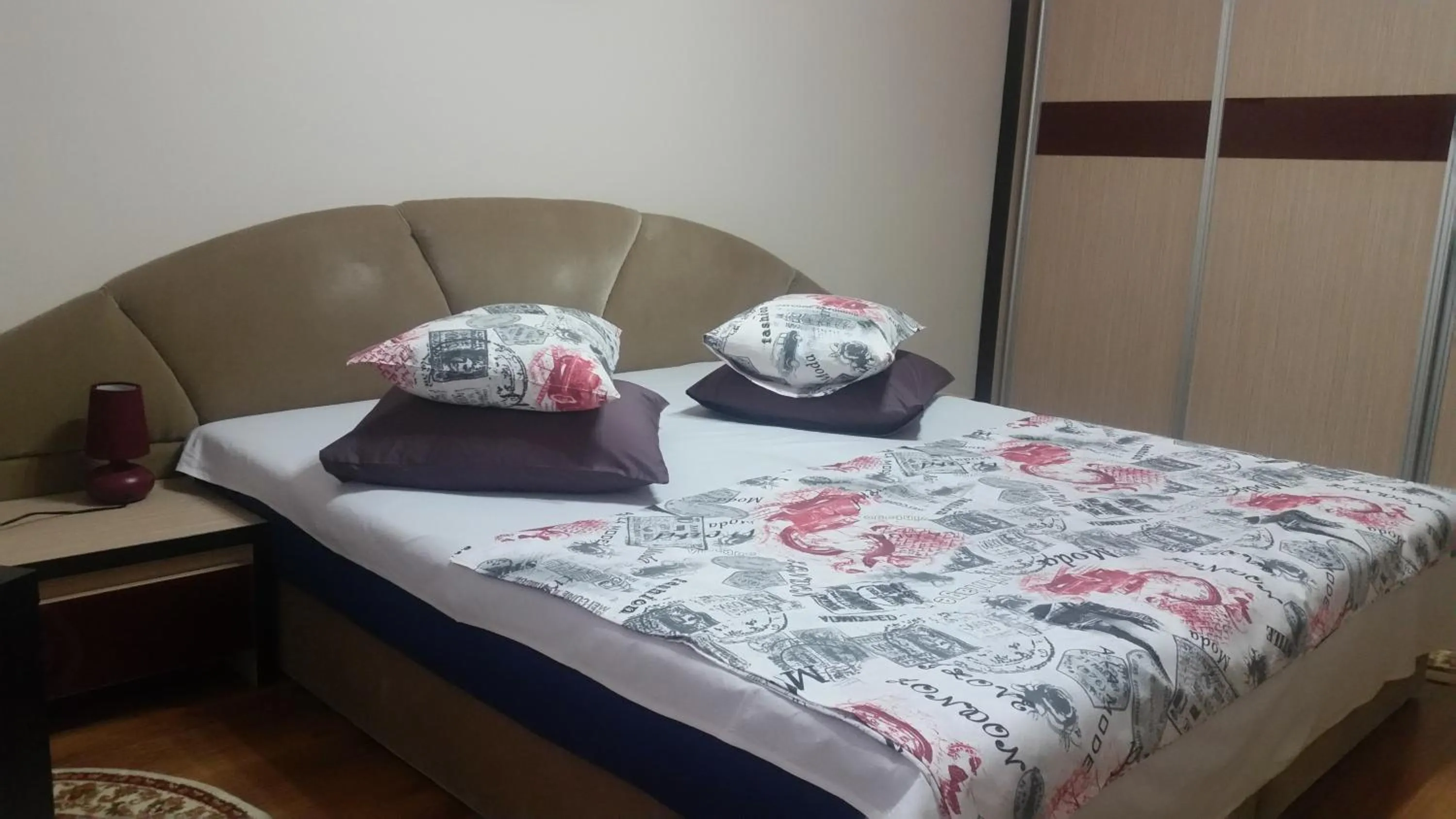 Bed in Apartment Siracuza Mamaia Nord