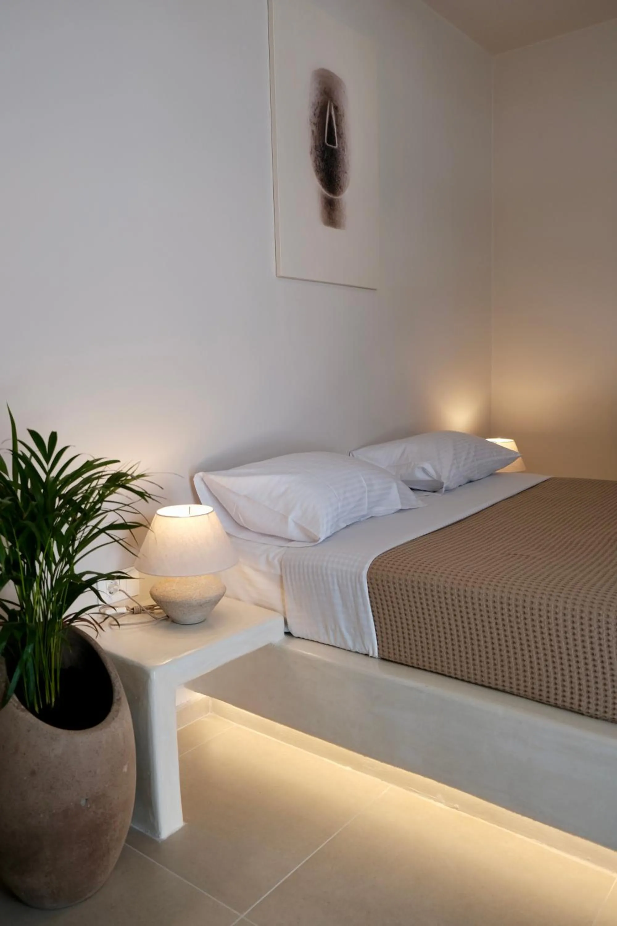 Bed in Cycladic Charm