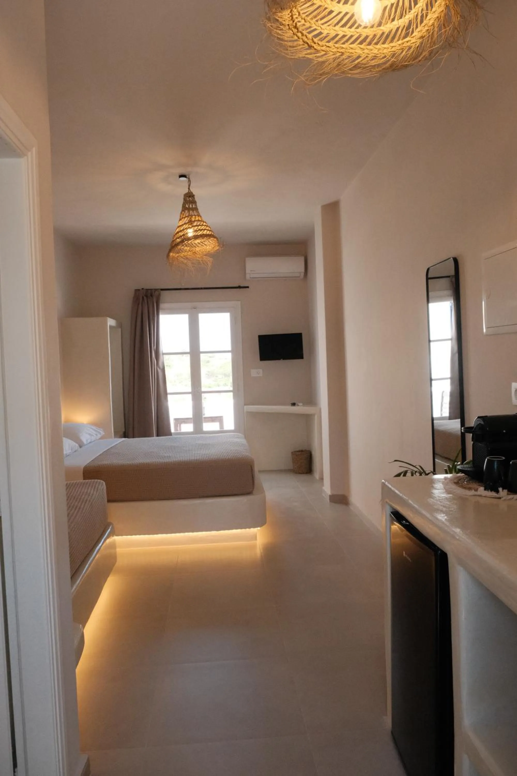 Bed in Cycladic Charm