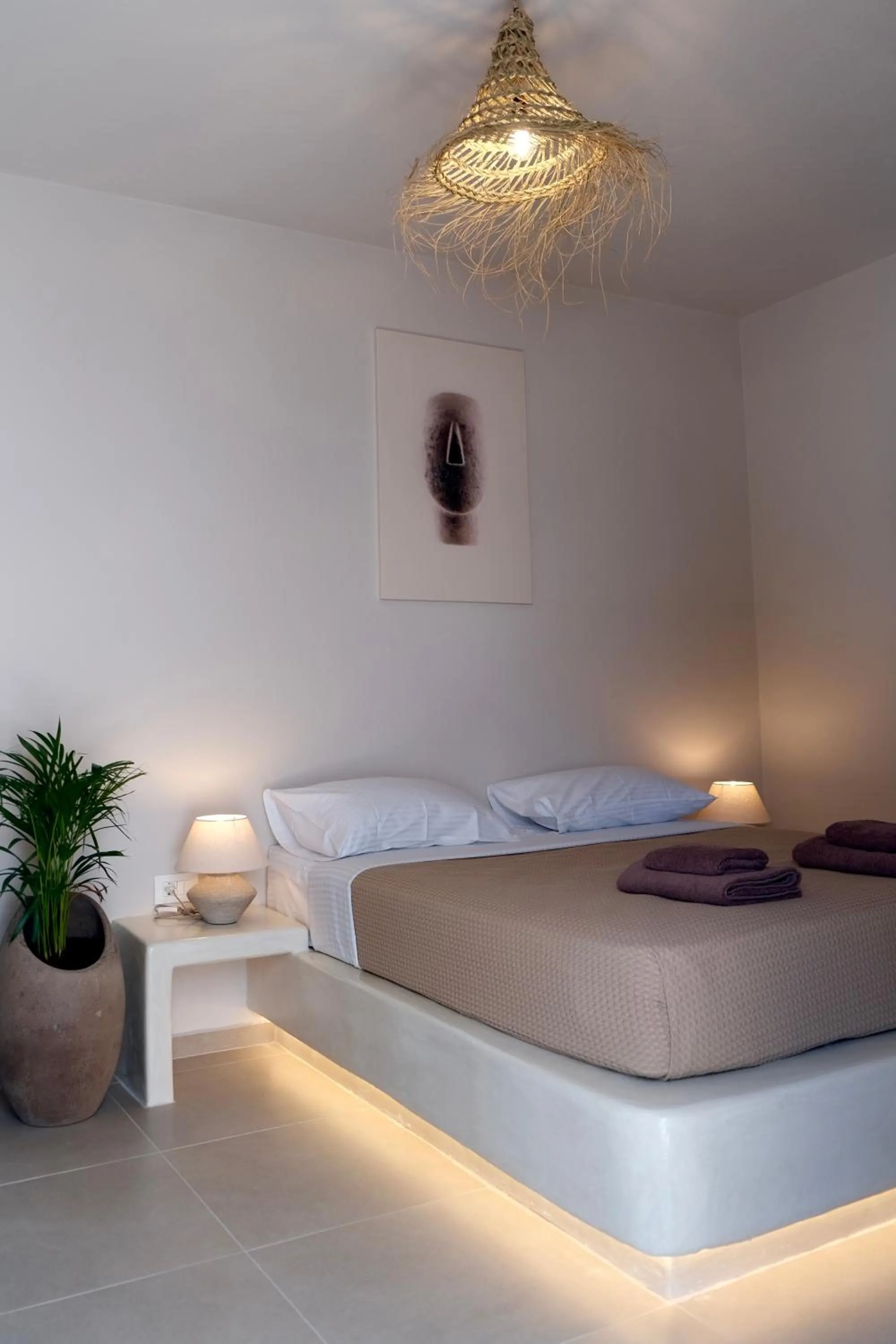 Bed in Cycladic Charm