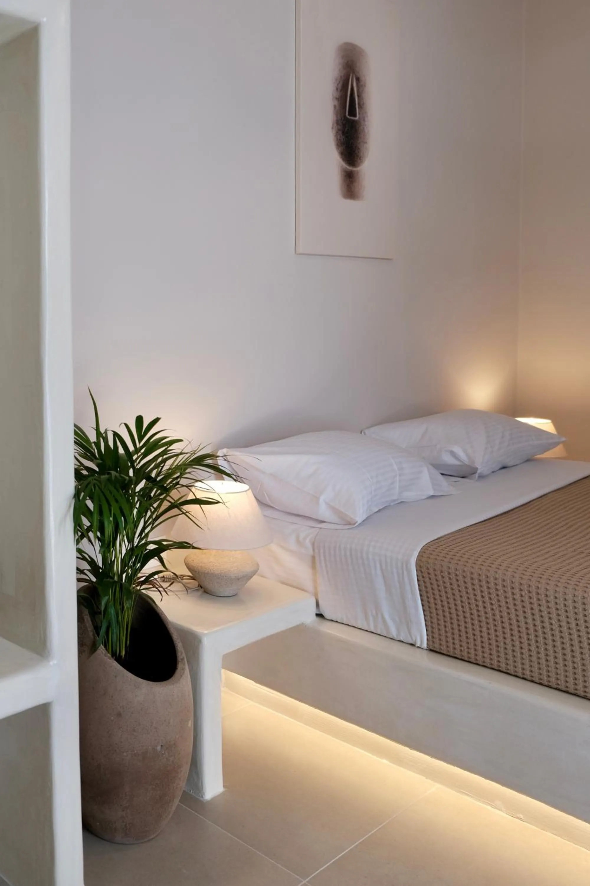 Bed in Cycladic Charm