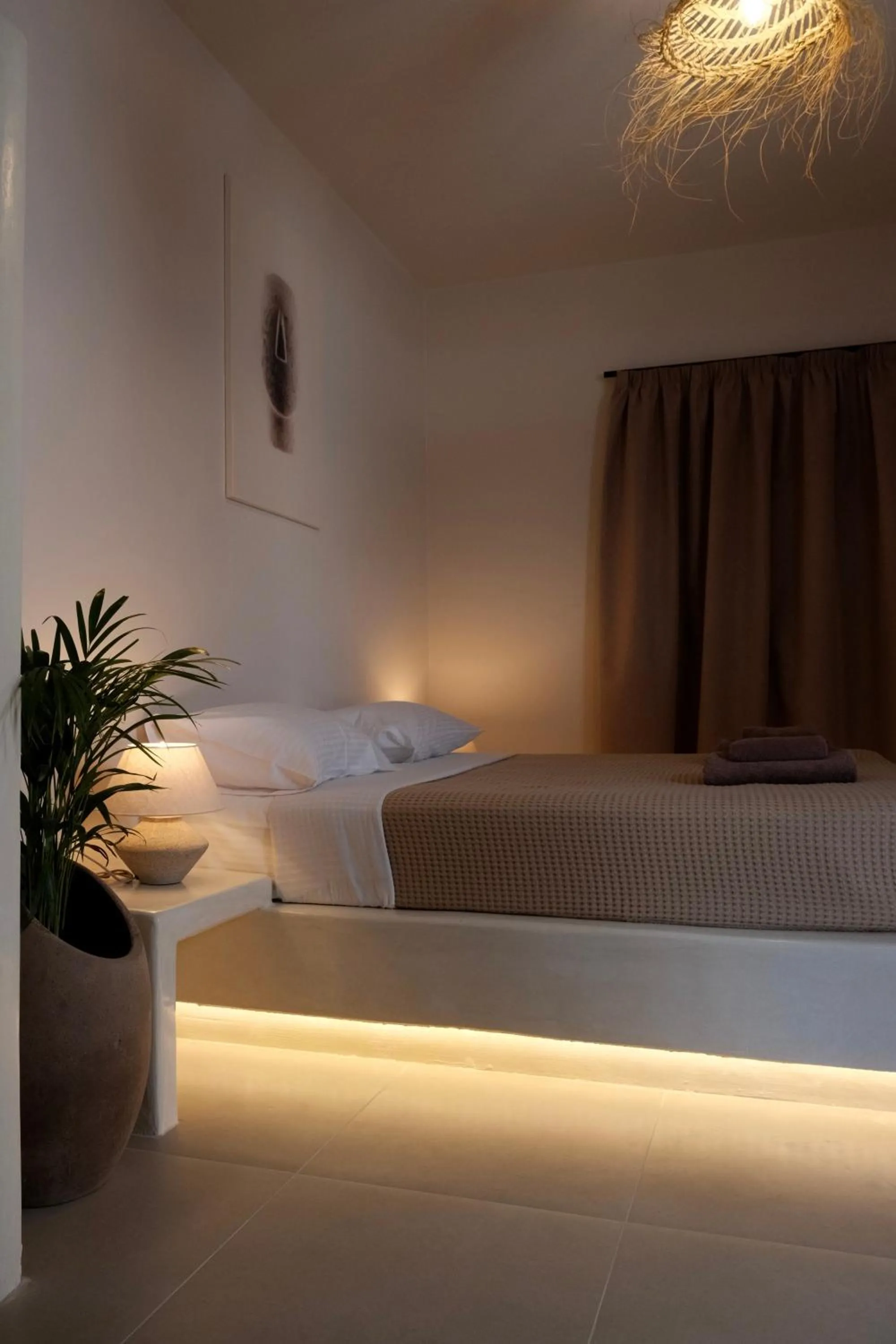 Bed in Cycladic Charm