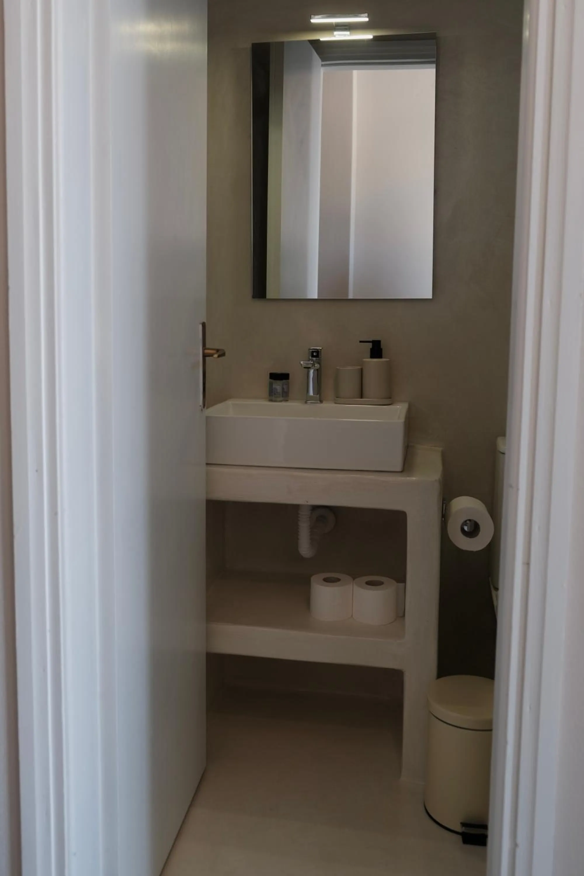 Cycladic Charm