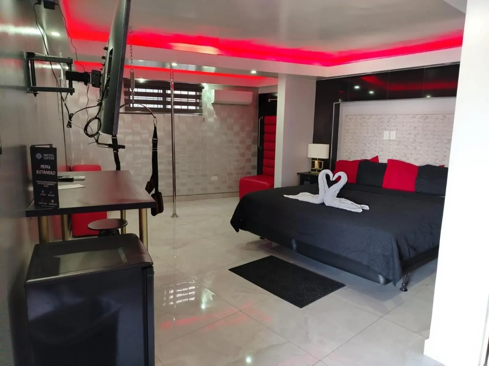 Bed in Lizvan Hotel-Motel