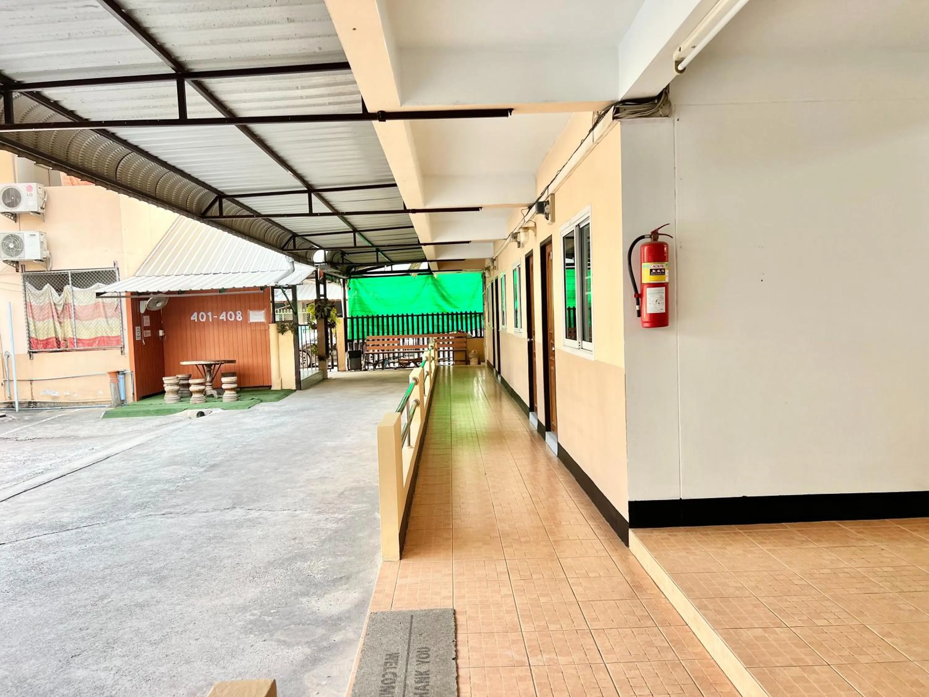 Property building in Jamjuree Place