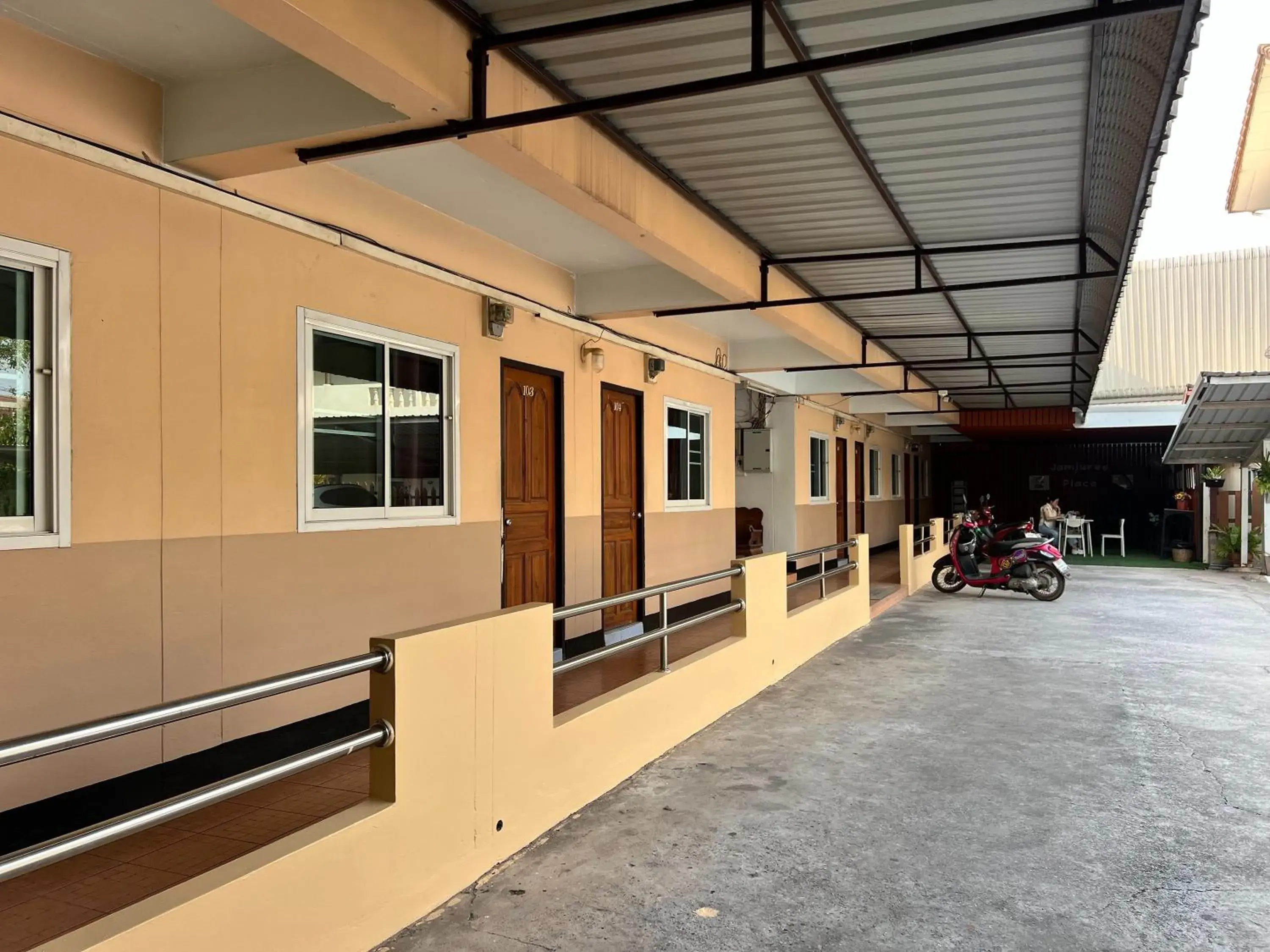 Property building in Jamjuree Place Property building in Jamjuree Place