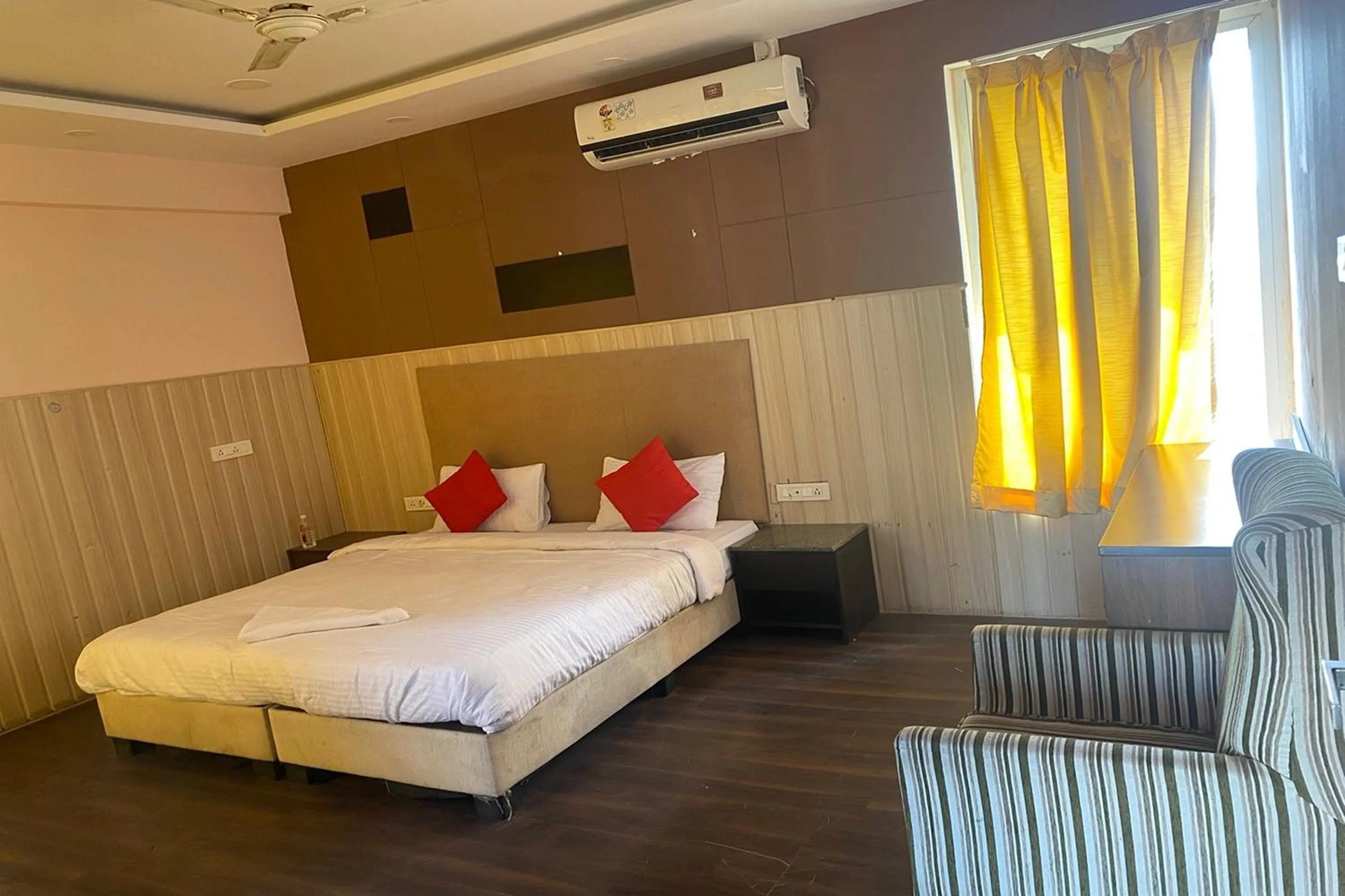 Bed in I Suites