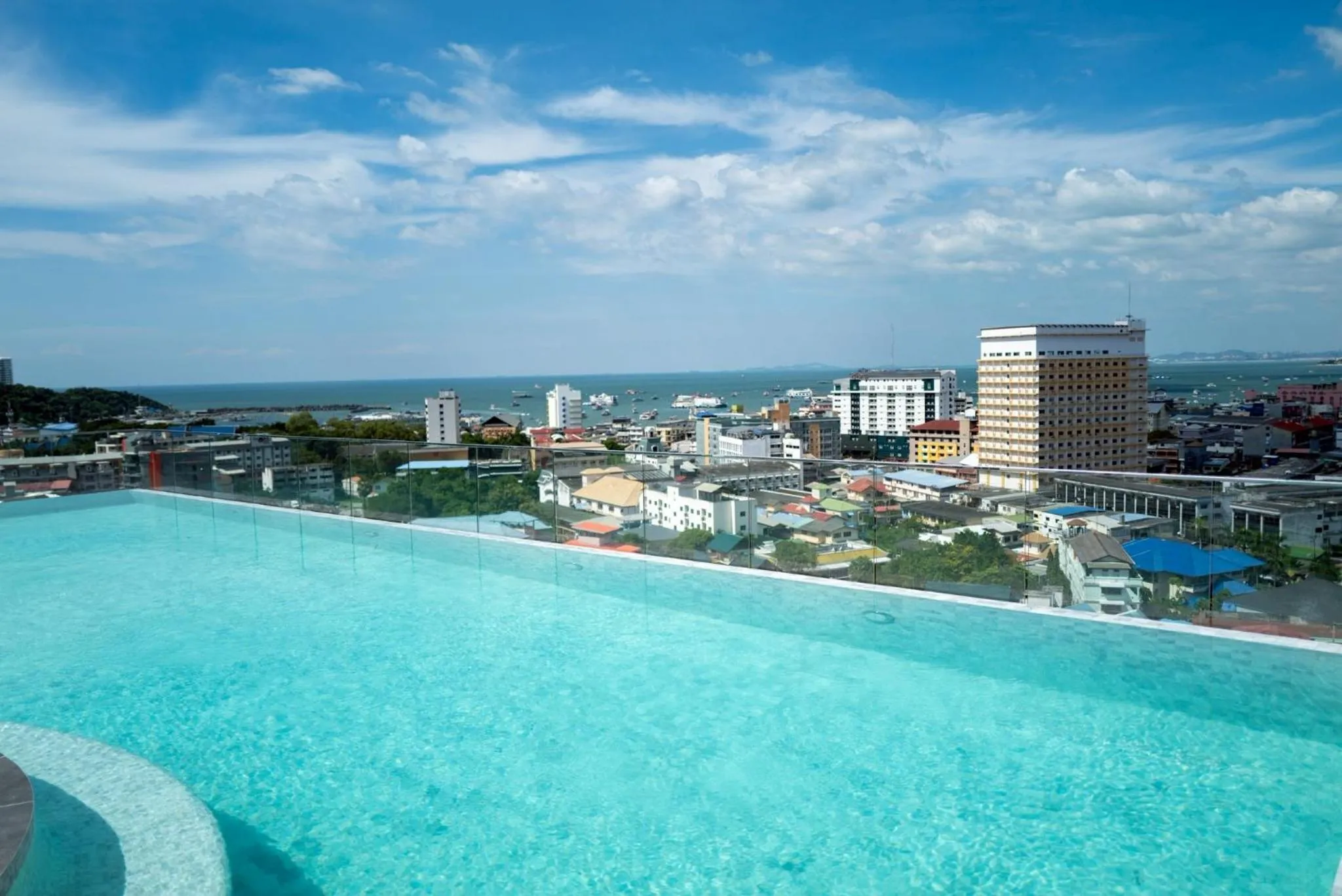 Swimming pool in Samsara Hotel Pattaya