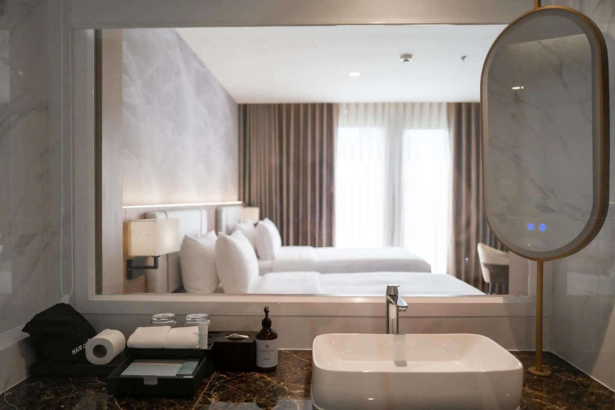 Bedroom, Bed in Samsara Hotel Pattaya