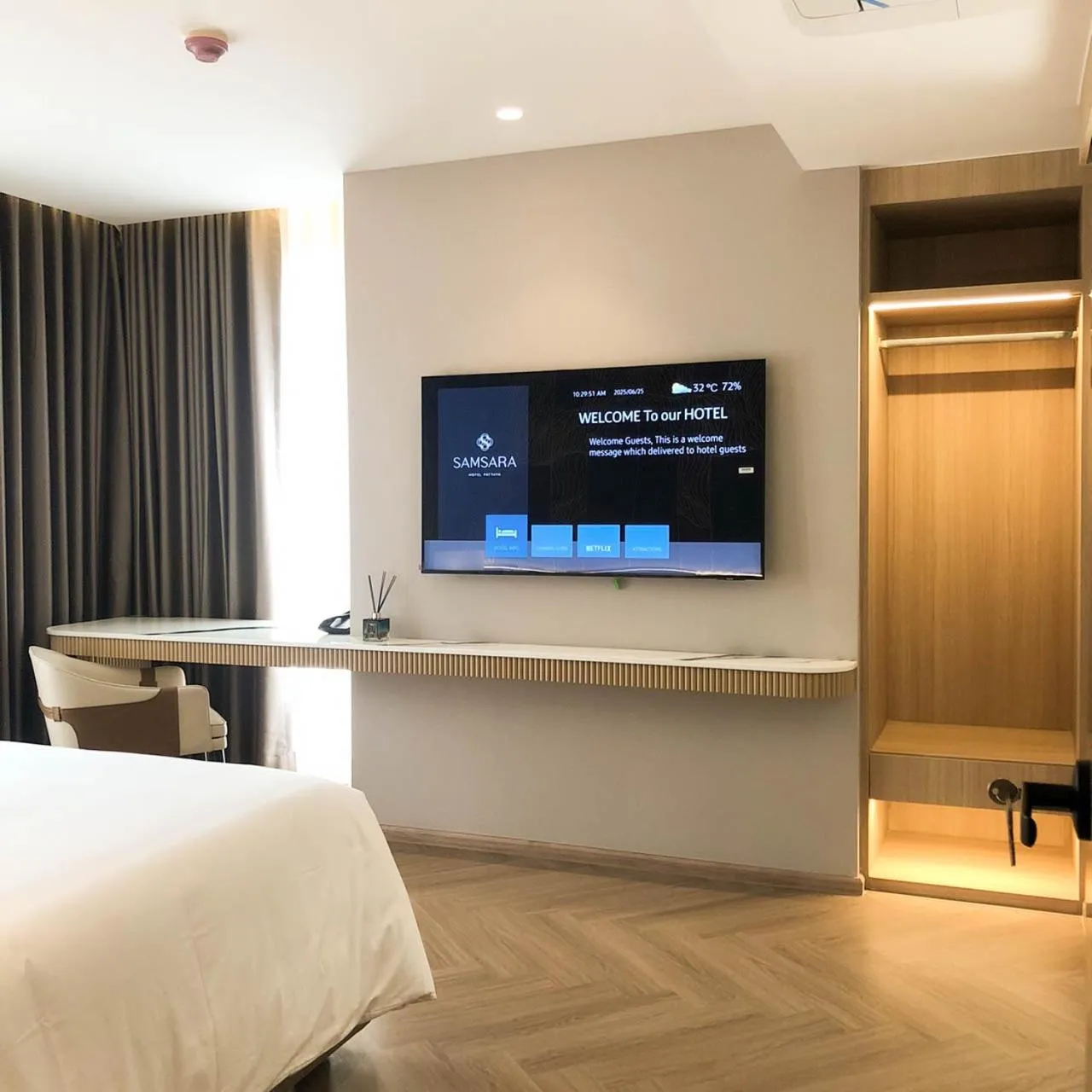 TV and multimedia, Bed in Samsara Hotel Pattaya