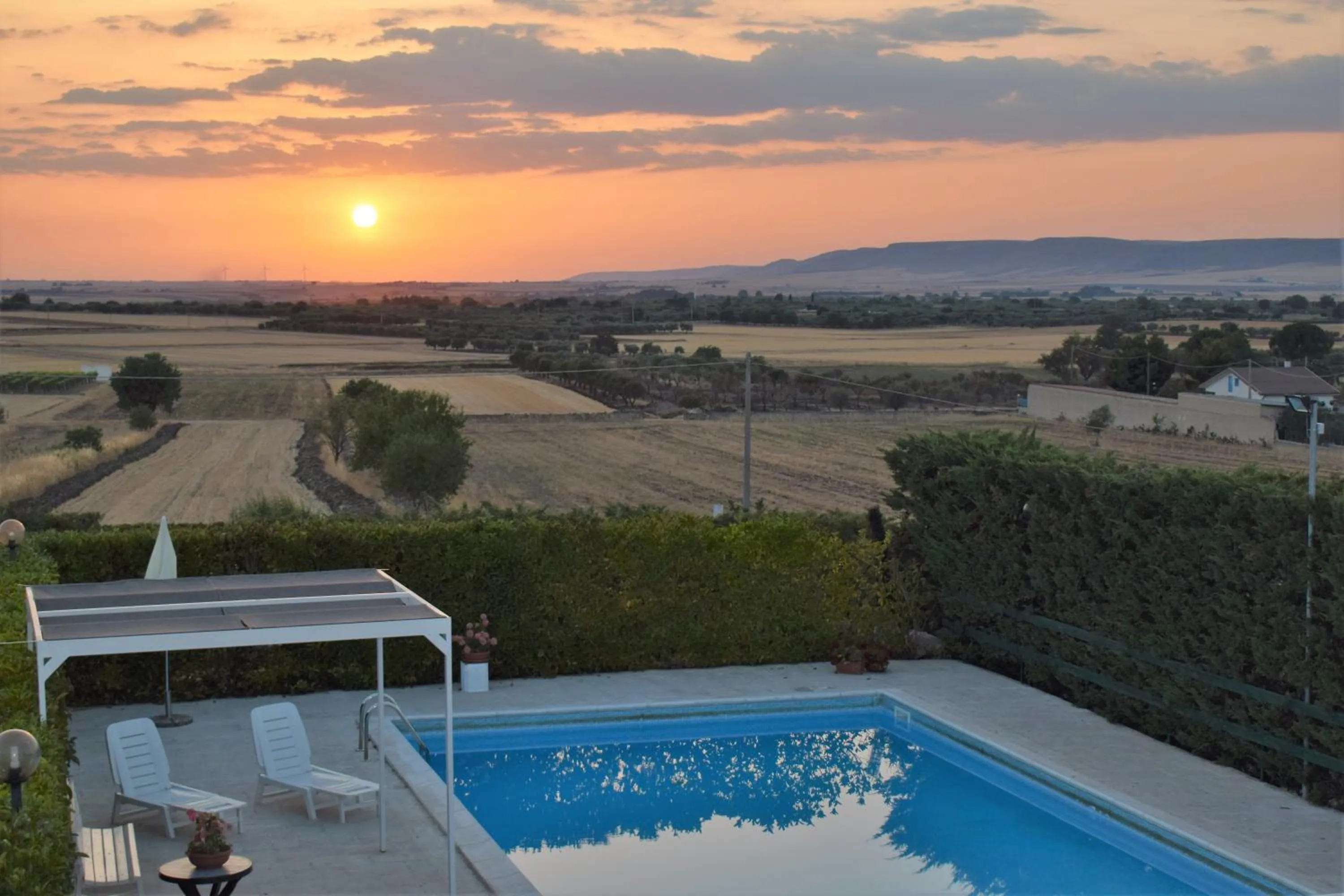 Pool view in Miramurgia B&B