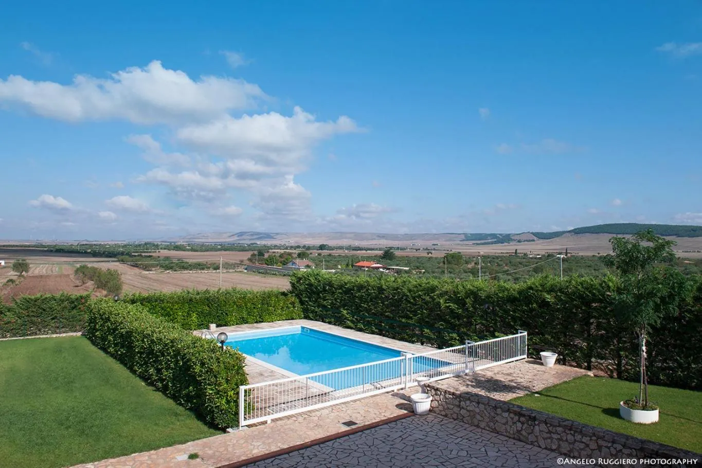 Pool view in Miramurgia B&B