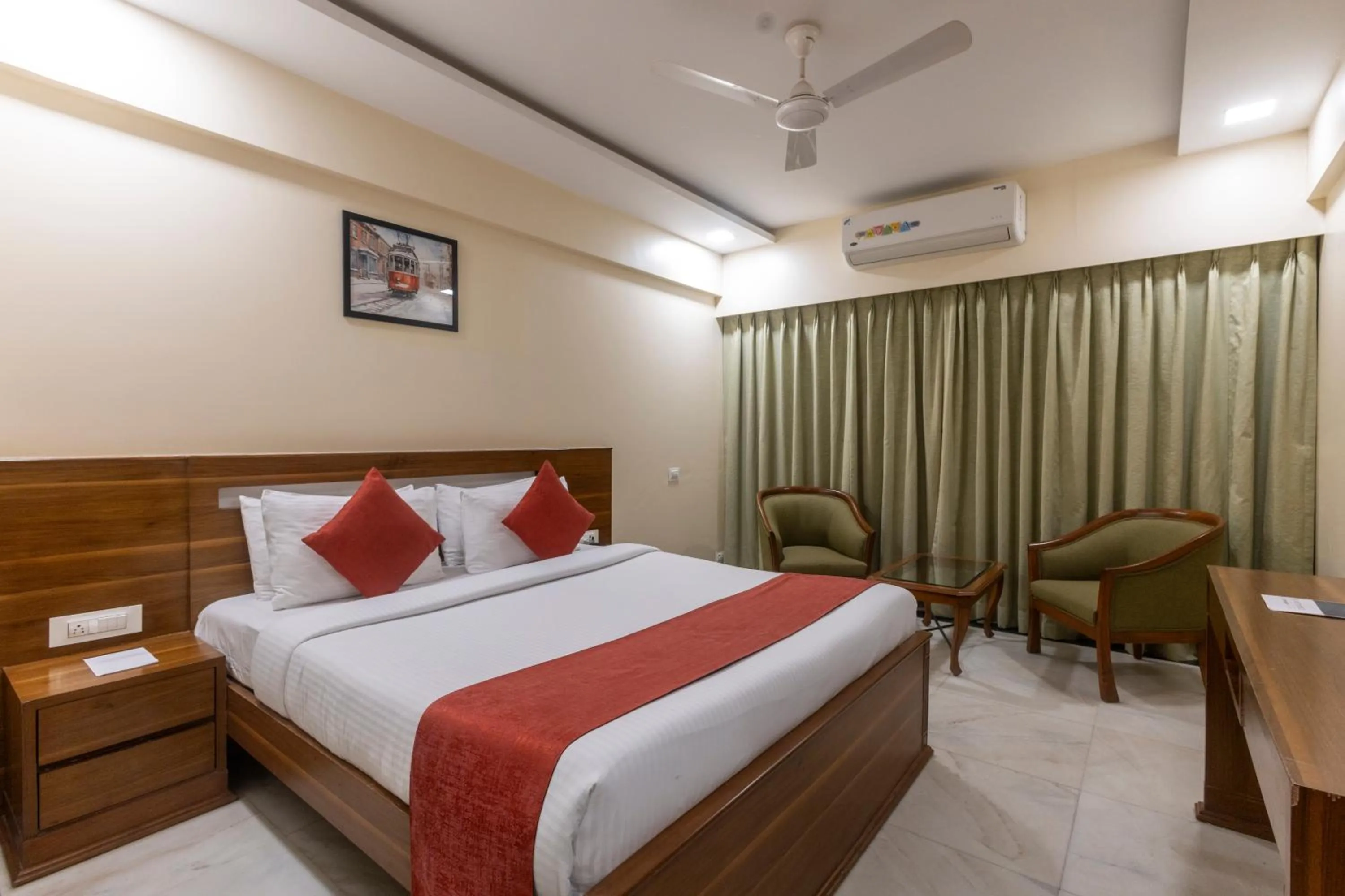 Bedroom, Bed in The Metropole by Keyboard Hotels